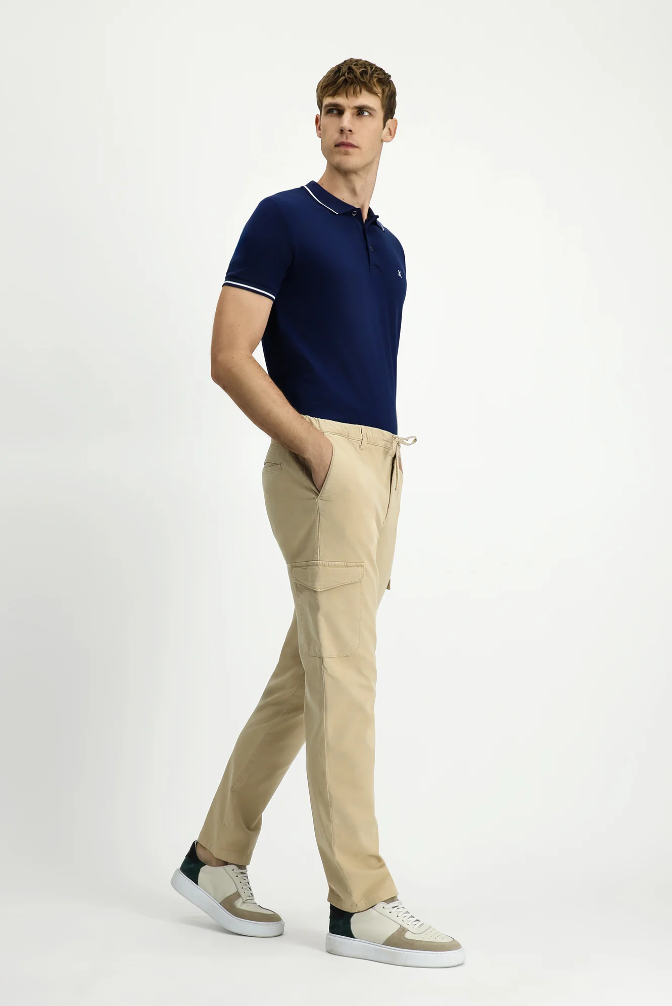 Açık Bej Regular Fit Standart Kesim Likralı Beli Lastikli İpli Lyocell Karışımlı Kargo Cepli Jogger Pantolon - Image 4