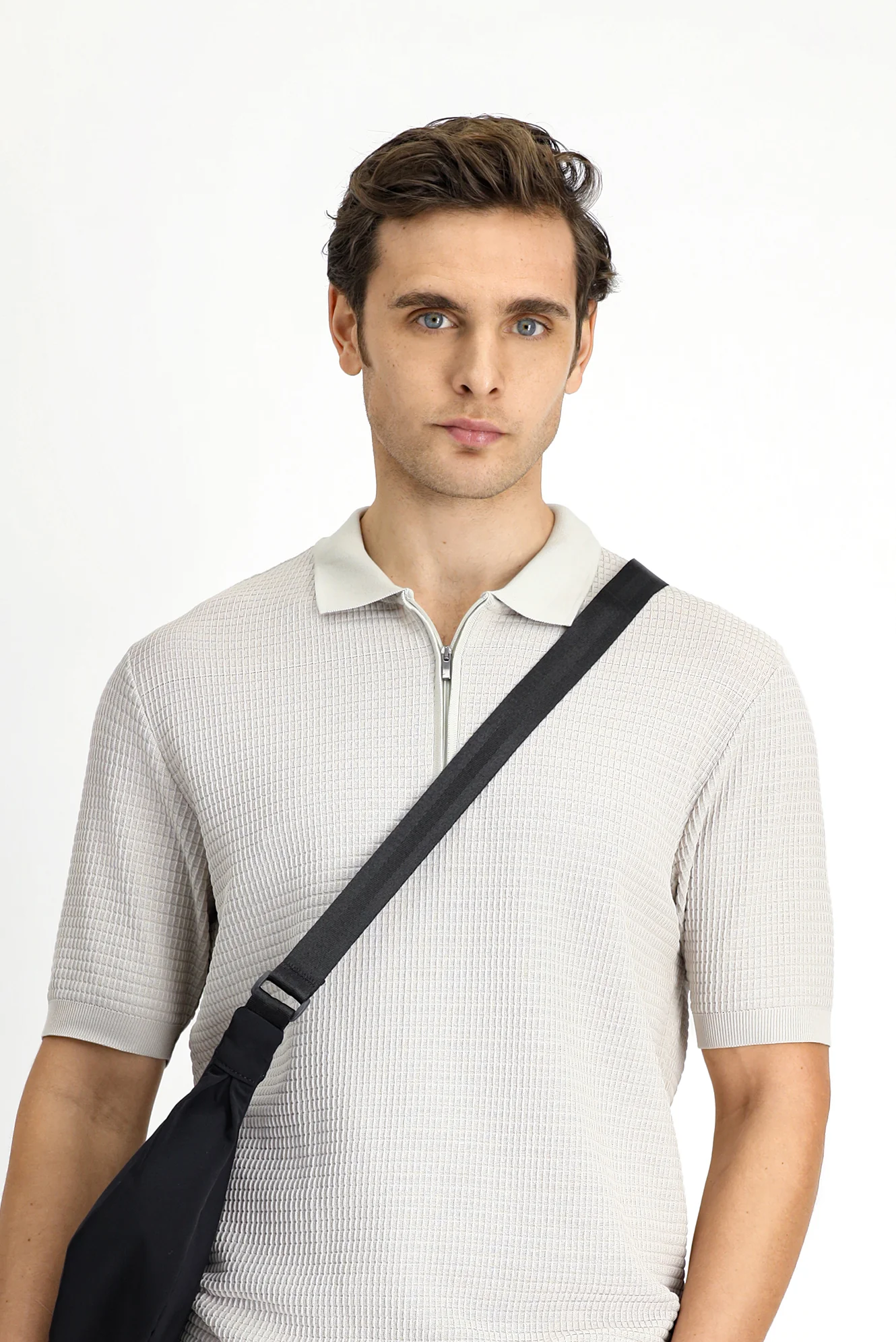 Açık Bej Slim Fit Dar Kesim Pamuk Desenli Fermuarlı Polo Yaka Tişört - Image 3