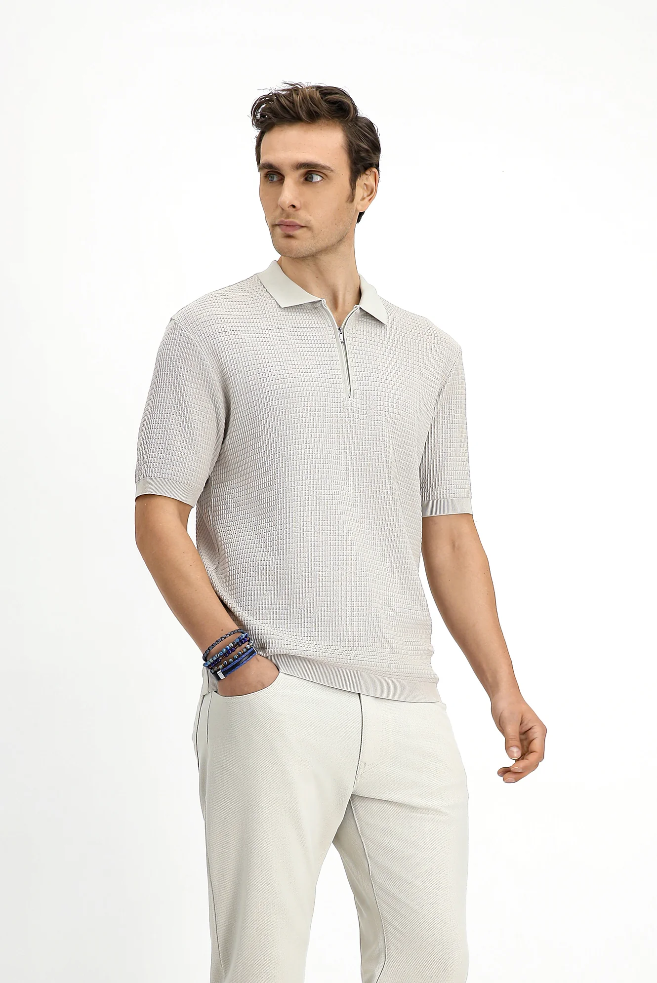 Açık Bej Slim Fit Dar Kesim Pamuk Desenli Fermuarlı Polo Yaka Tişört - Image 4