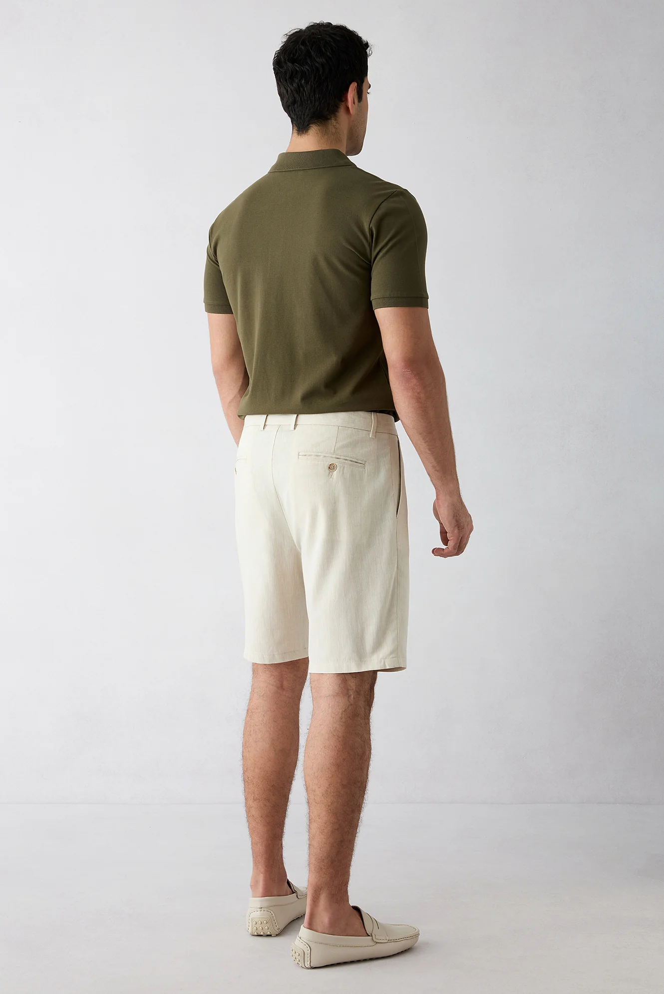 Açık Bej Straight Wide Leg Pileli Yan Cepli Lyocell Keten Karışımlı Bermuda Şort - Image 4