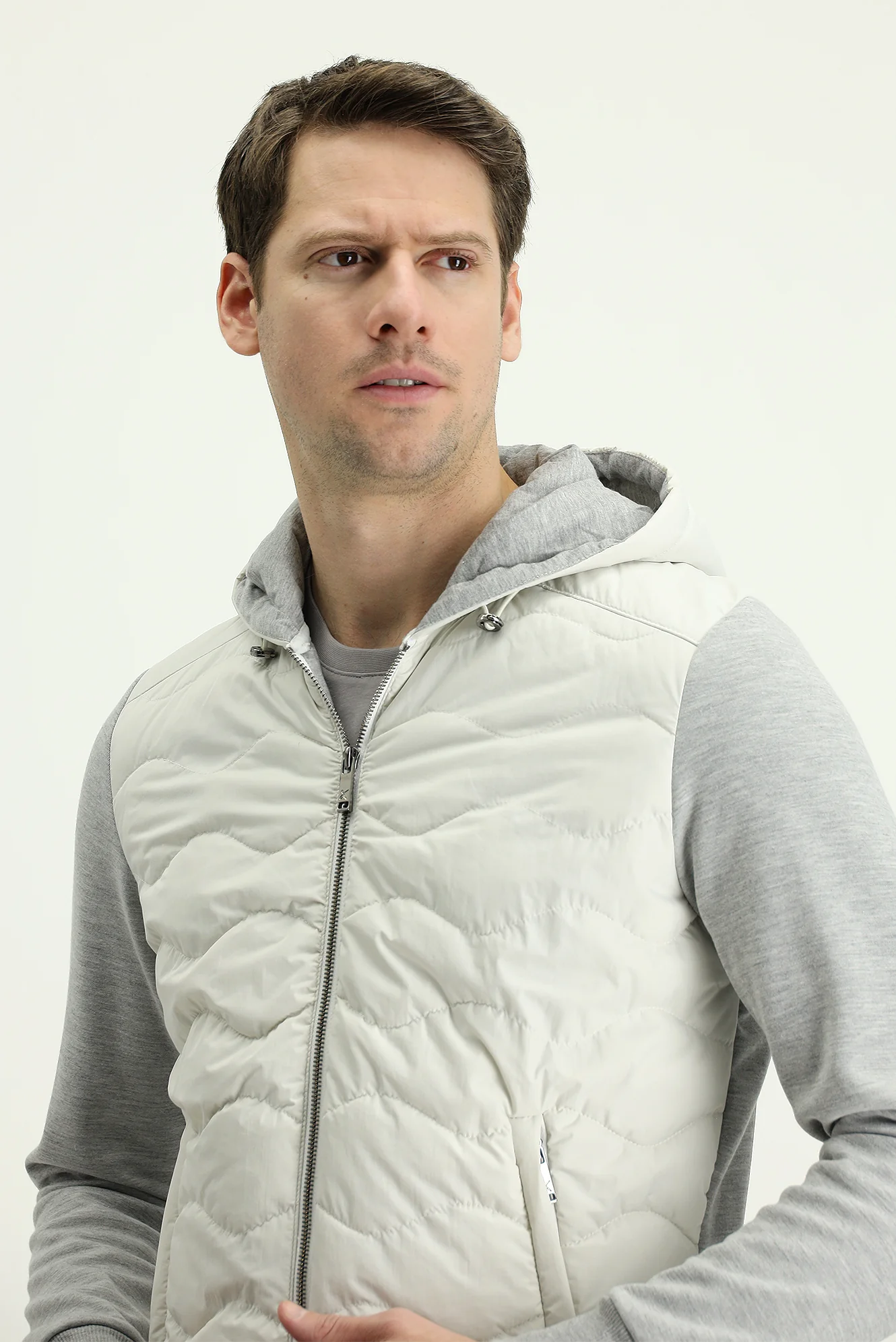 Açık Gri Mevsimlik Slim Fit Dar Kesim Kapüşonlu Kapitone Spor Mont