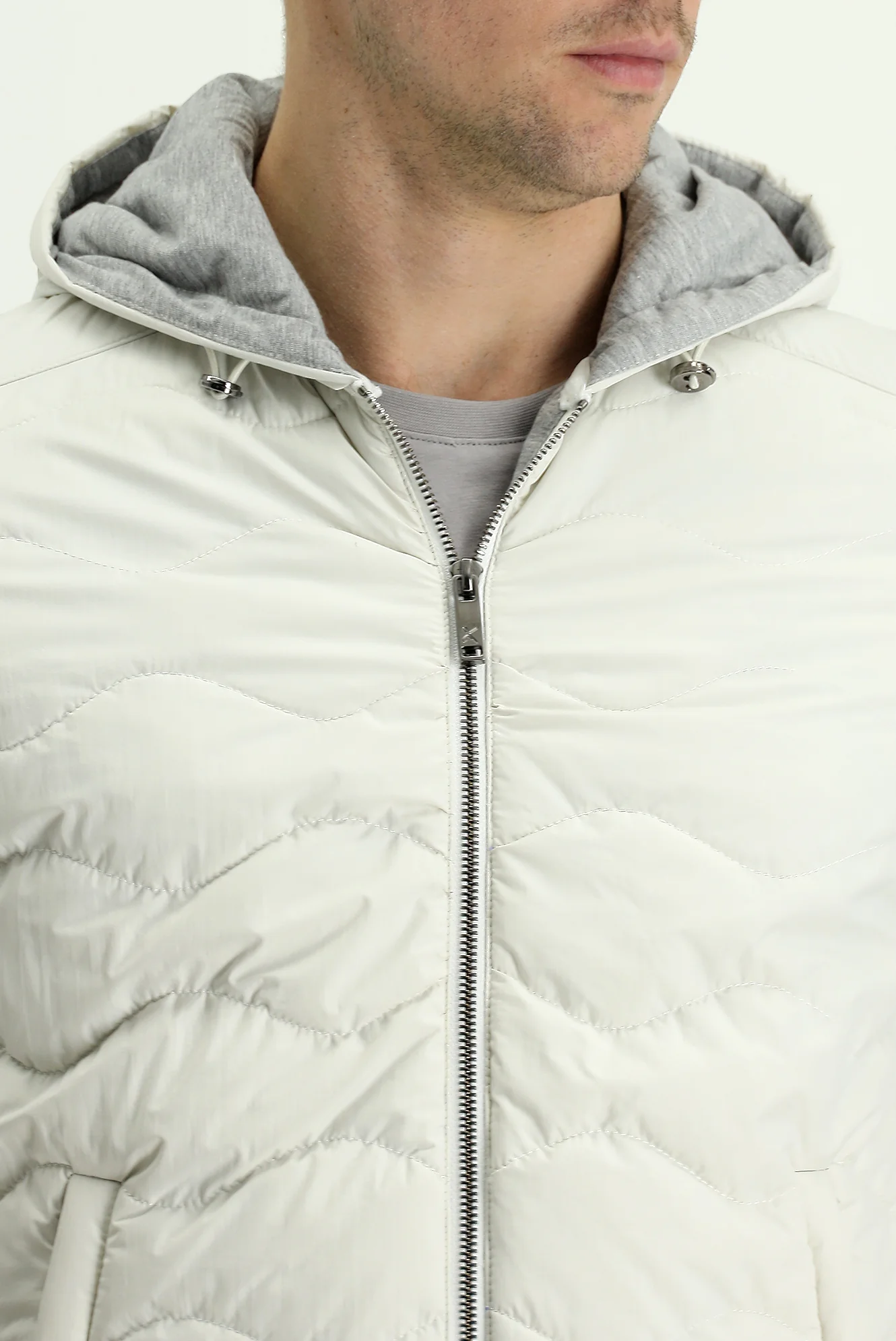 Açık Gri Mevsimlik Slim Fit Dar Kesim Kapüşonlu Kapitone Spor Mont - Image 4