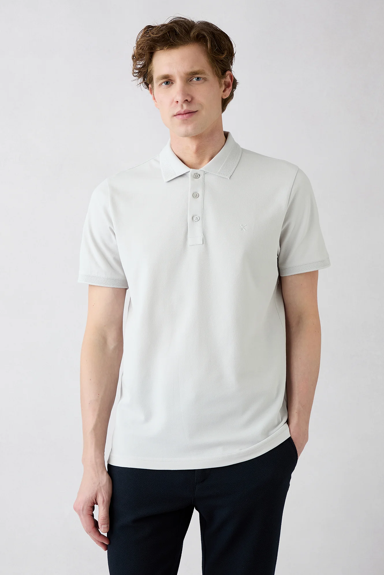 Açık Gri Kıvrılmaz Polo Yaka Slim Fit Dar Kesim Ribana Detaylı Pamuk Tişört - Image 2