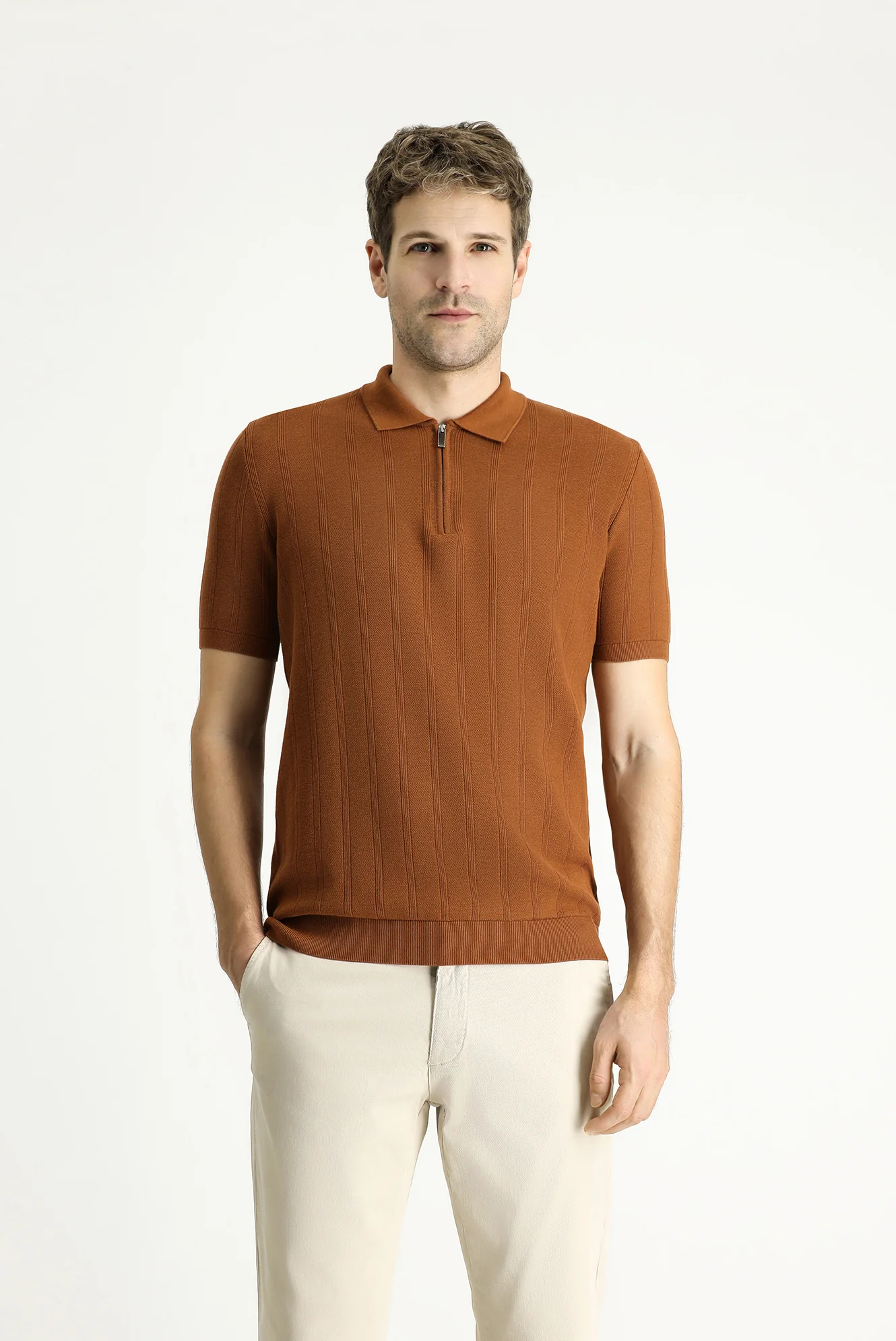 Açık Kahve Polo Yaka Regular Fit Fermuarlı Desenli Pamuklu Tişört