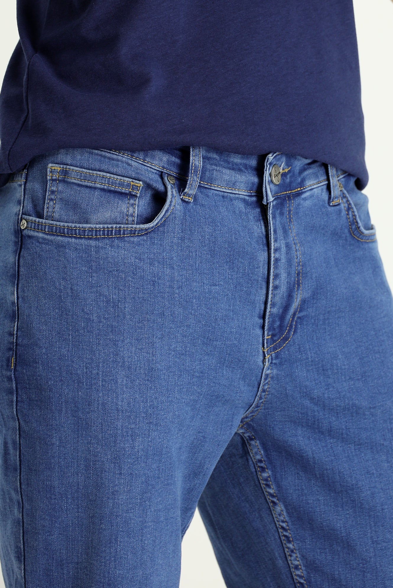 Açık Mavi Slim Fit Dar Kesim Pamuklu Likralı Esnek 4 Mevsim Denim Pantolon - Image 3