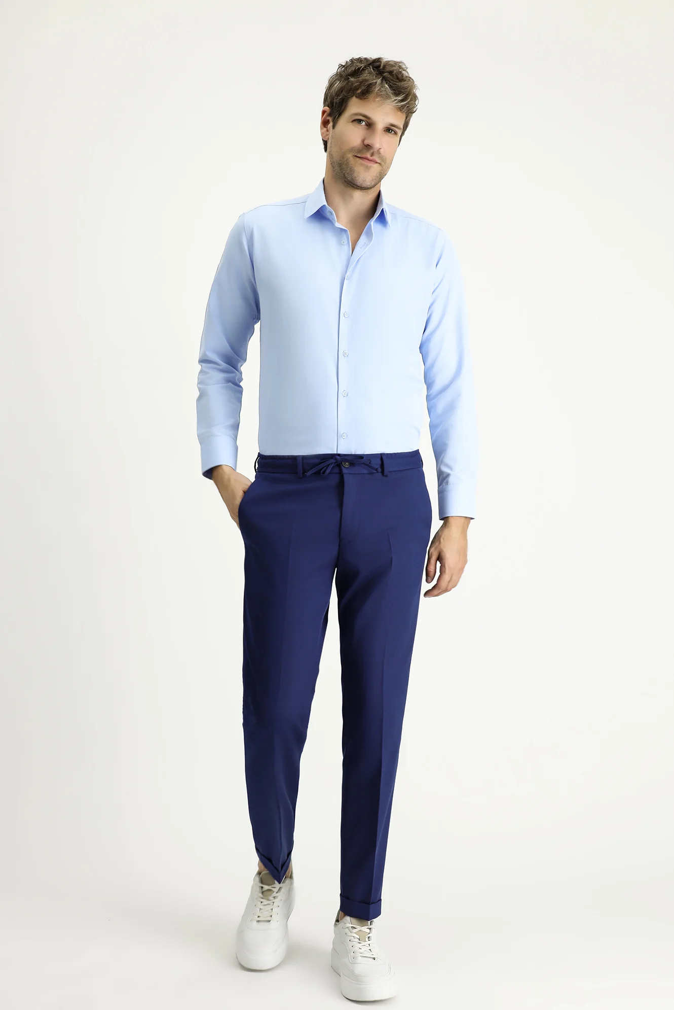 Açık Mavi Uzun Kollu Slim Fit Dar Kesim Klasik Pamuklu Kolay Ütülenebilir Gömlek - Image 2