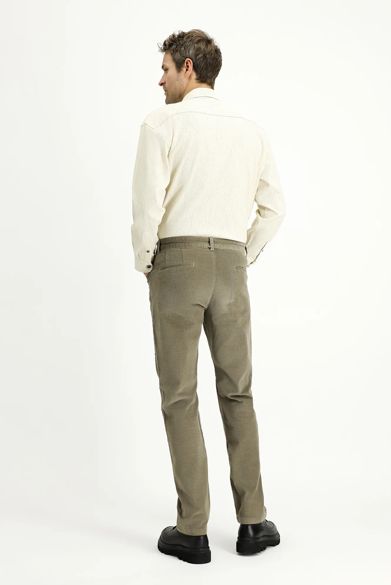 Açık Vizon Relaxed Fit Rahat Kesim Likralı Kadife Pantolon - Image 5