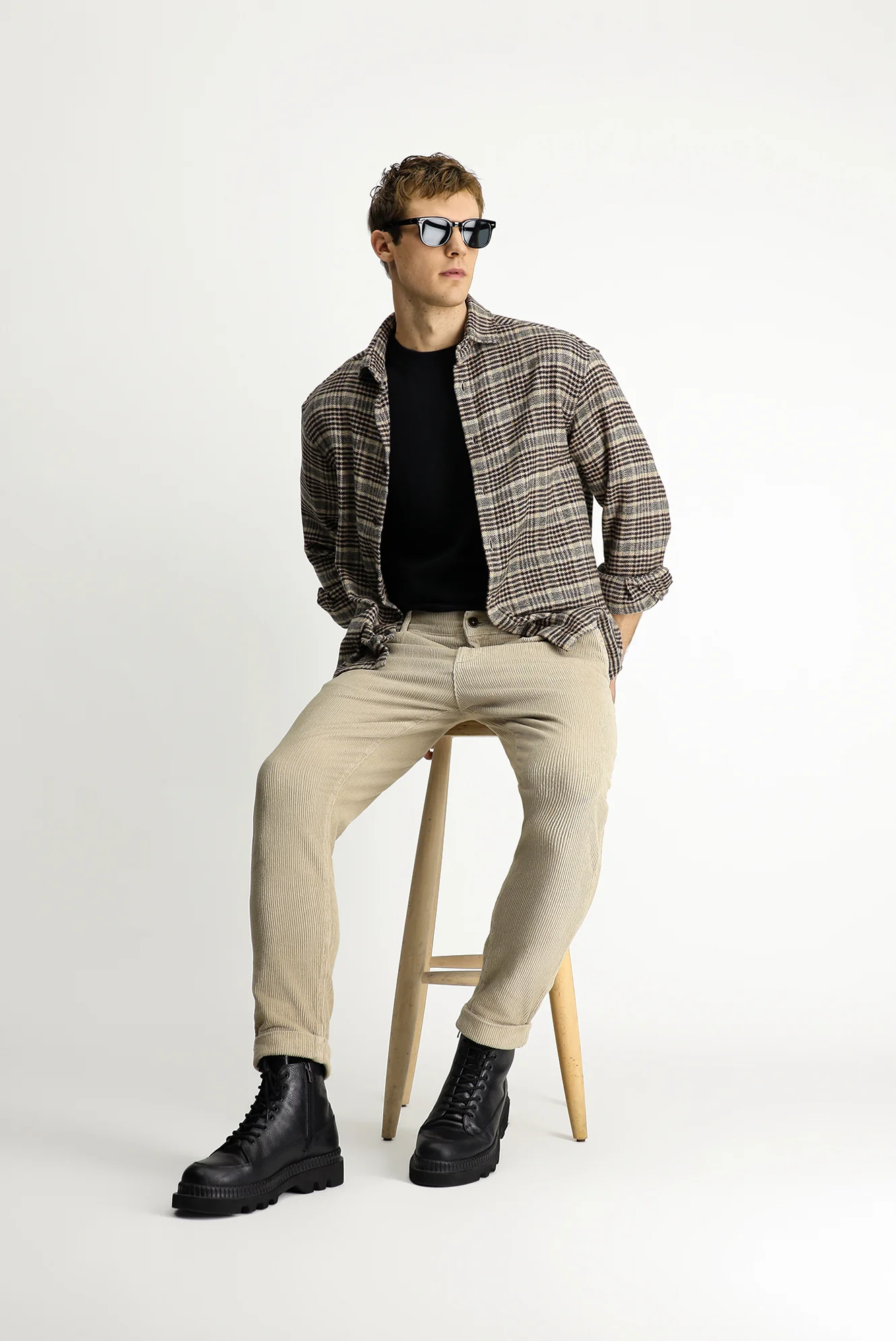 Açık Vizon Tapered Fit Likralı Kadife Pantolon