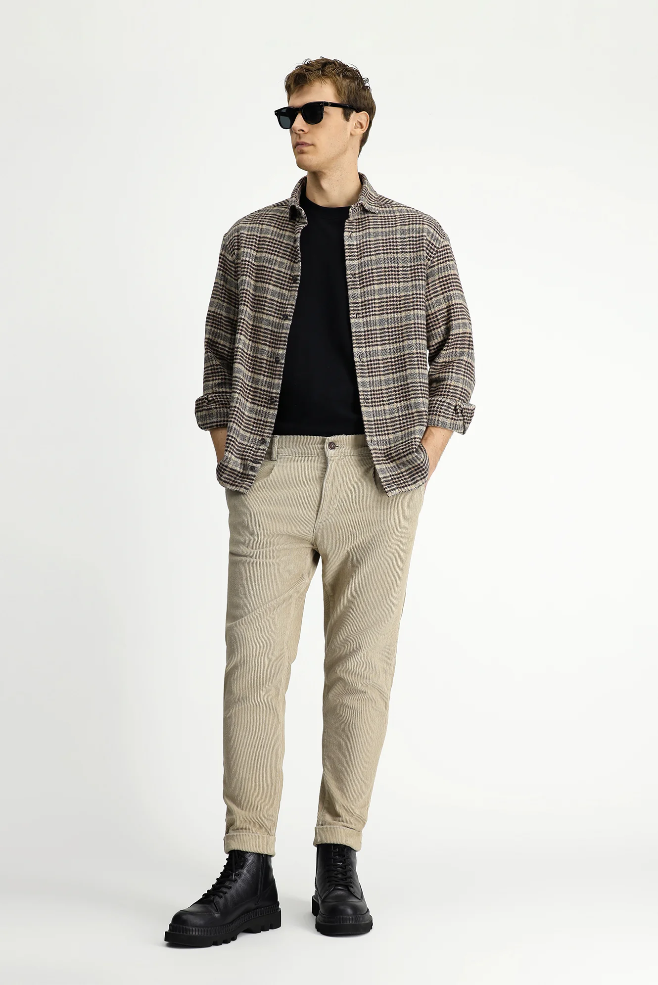 Açık Vizon Tapered Fit Likralı Kadife Pantolon - Image 4