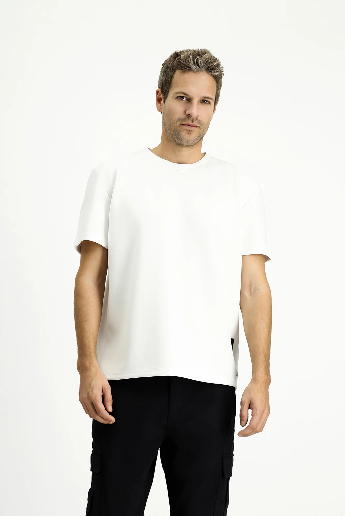 Beyaz Bisiklet Yaka Oversize Tişört - Image 3