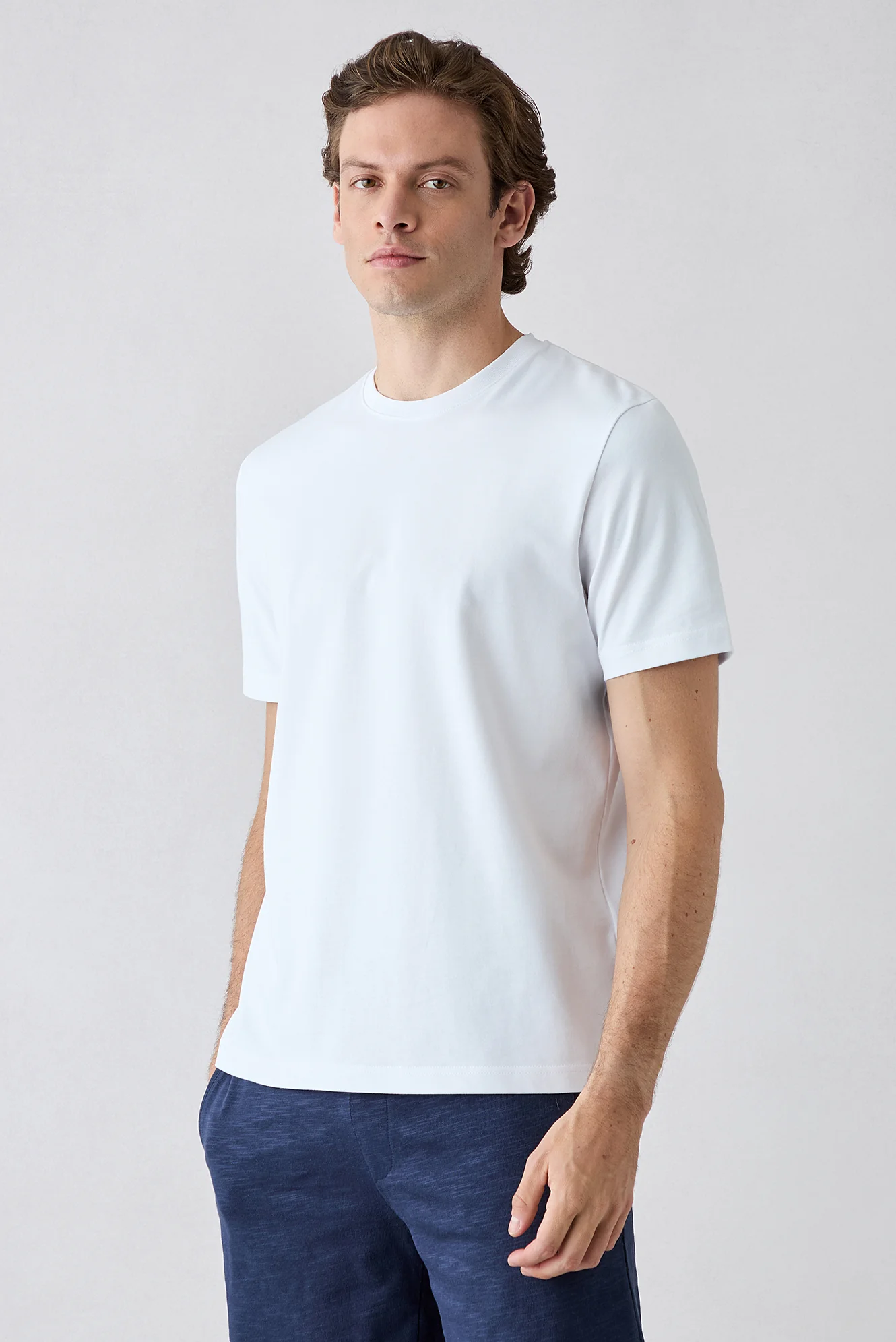 Beyaz Bisiklet Yaka Regular Fit %100 Pamuk Basic Tişört - Image 2