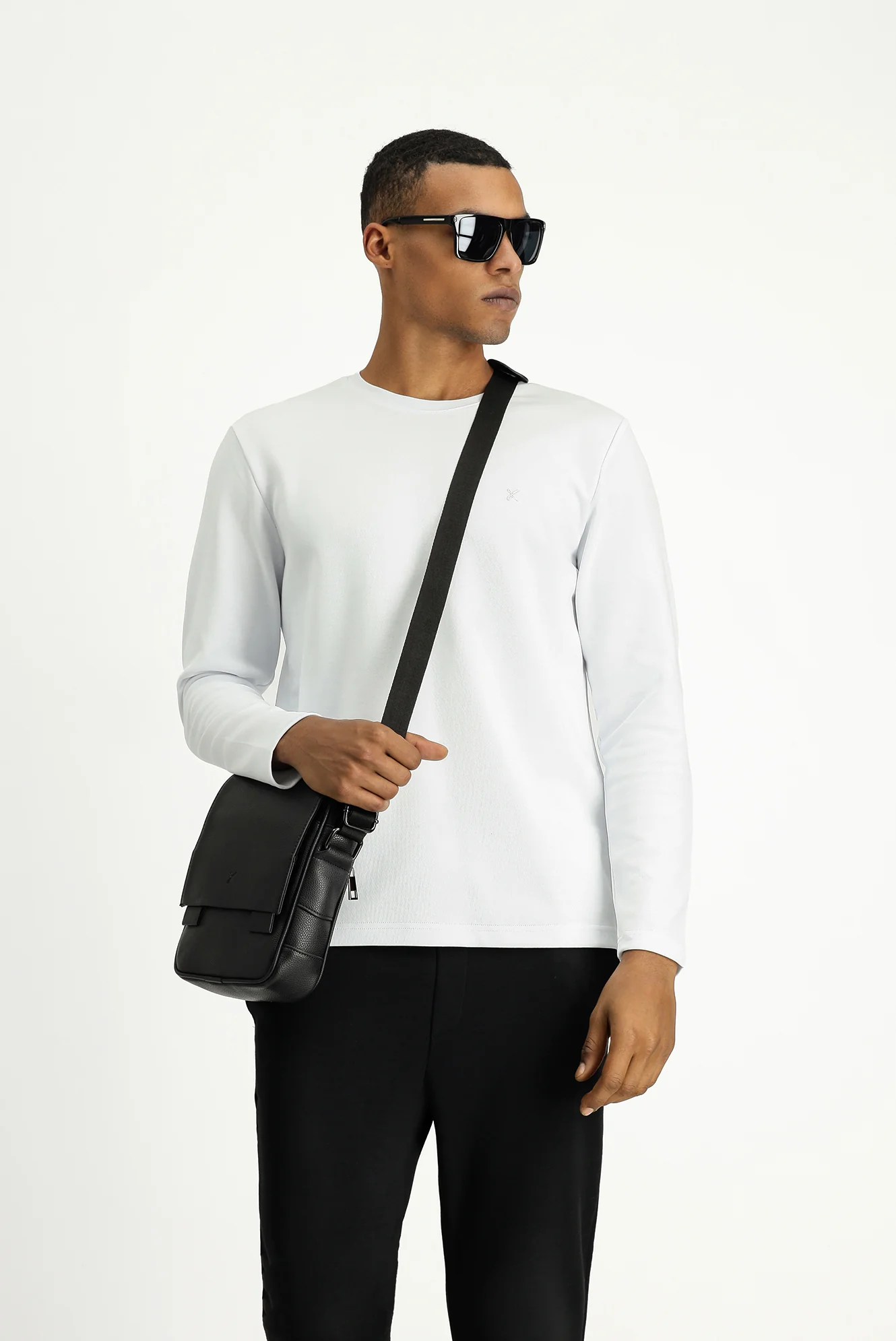 Beyaz Bisiklet Yaka Regular Fit Pamuklu Sweatshirt