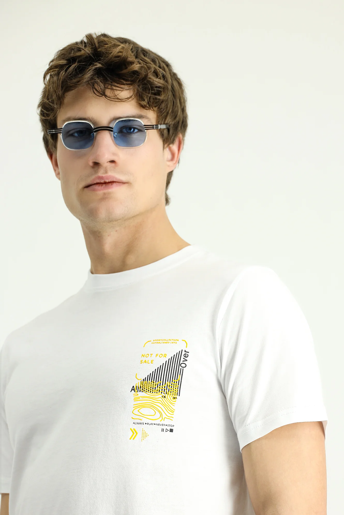 Beyaz Bisiklet Yaka Slim Fit Dar Kesim Baskılı Pamuk Tişört - Image 4