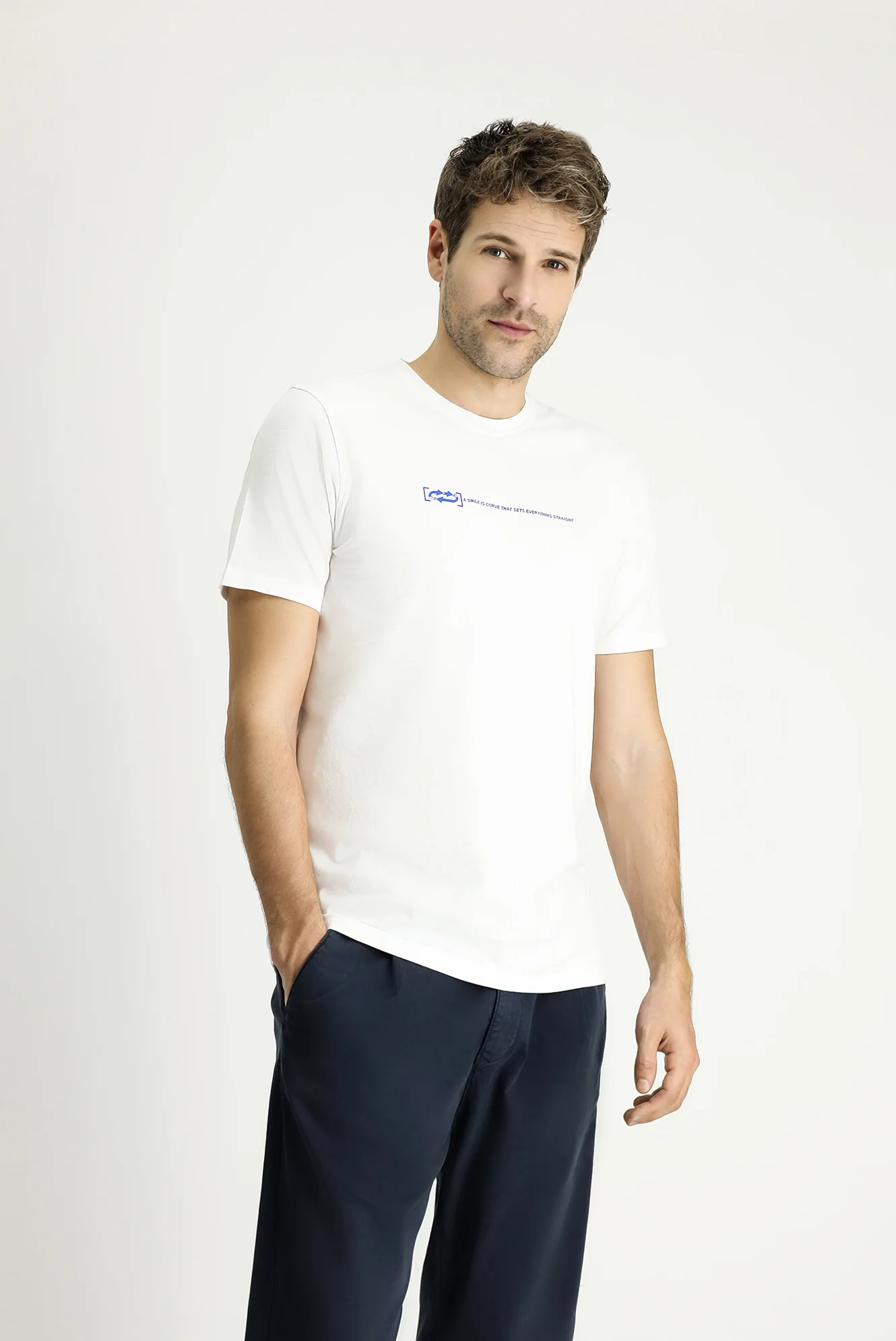 Beyaz Bisiklet Yaka Slim Fit Dar Kesim Baskılı Pamuk Tişört