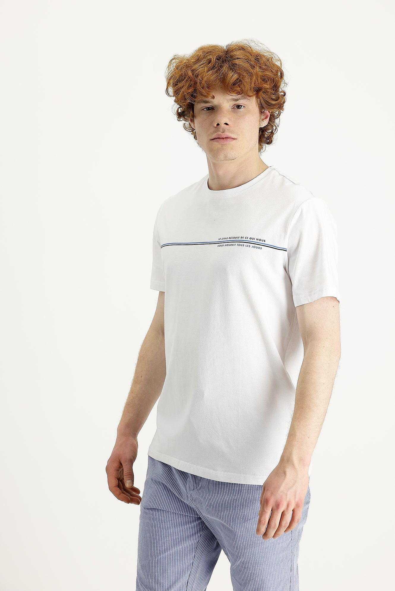Beyaz Bisiklet Yaka Slim Fit Dar Kesim Baskılı Tişört - Image 2
