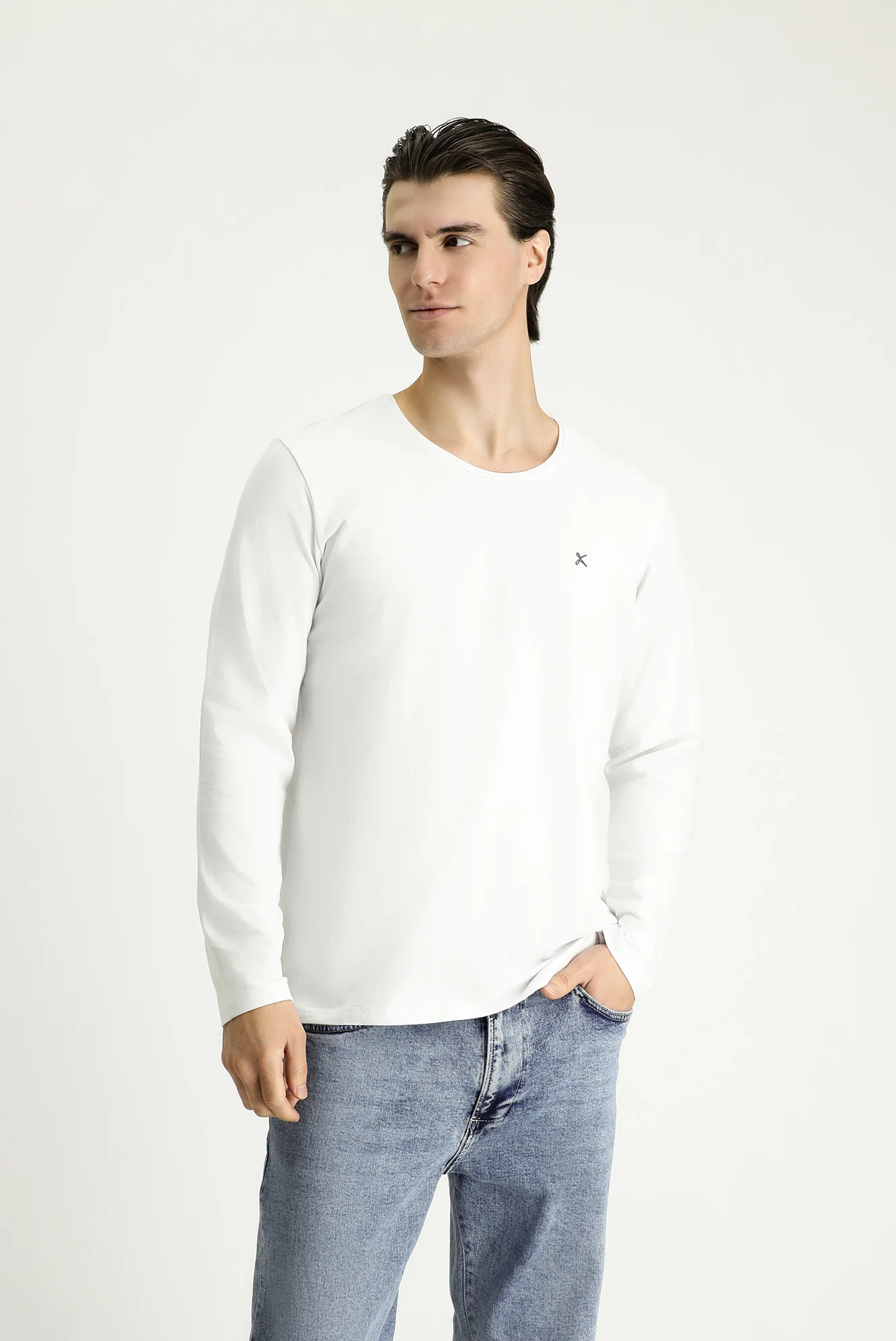 Beyaz Bisiklet Yaka Slim Fit Dar Kesim Pamuklu Sweatshirt