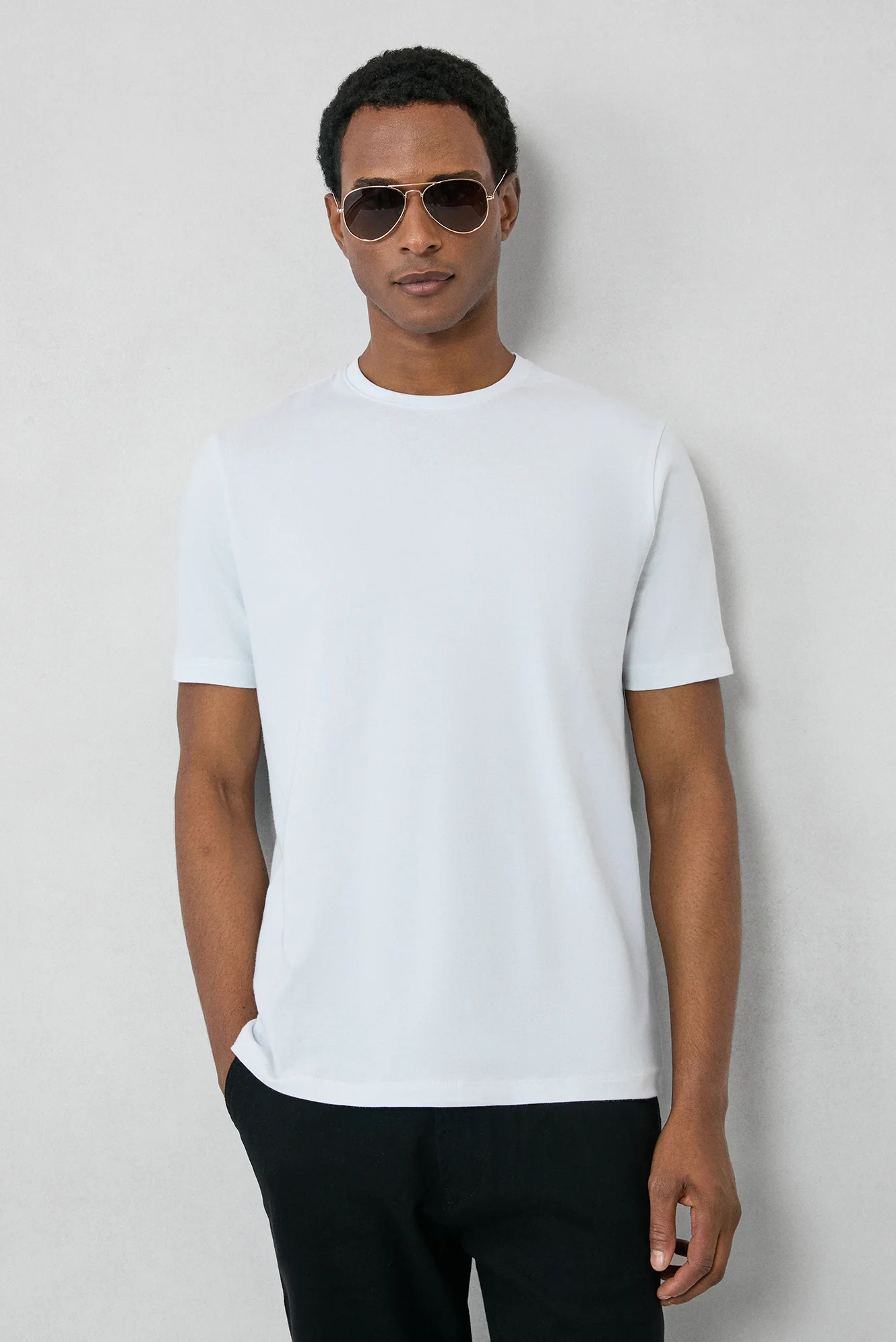 Beyaz Bisiklet Yaka Slim Fit %100 Pamuk Tişört - Image 3