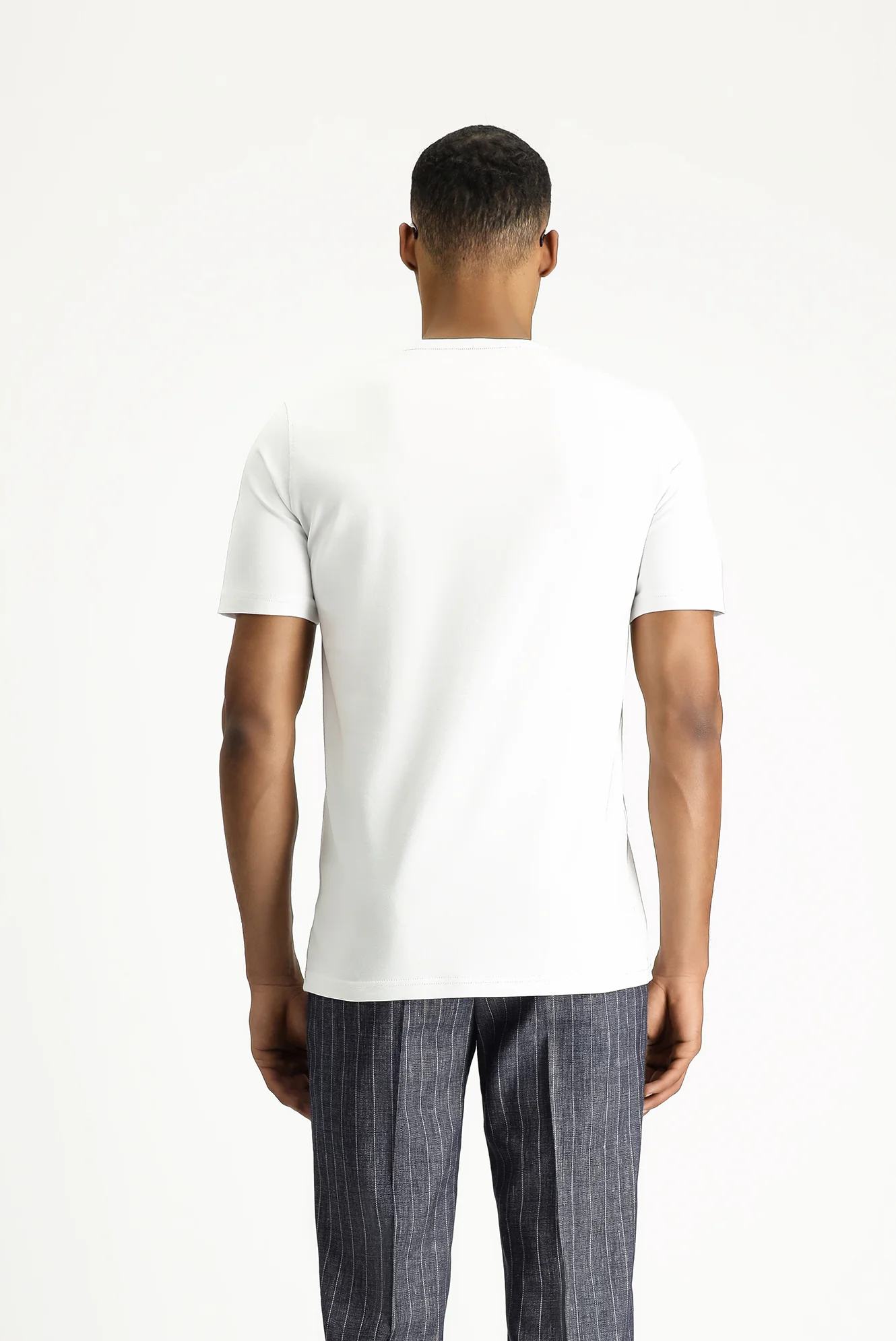 Beyaz Bisiklet Yaka Slim Fit Yumuşak Dokulu Pamuklu Likralı Esnek Tişört - Image 3