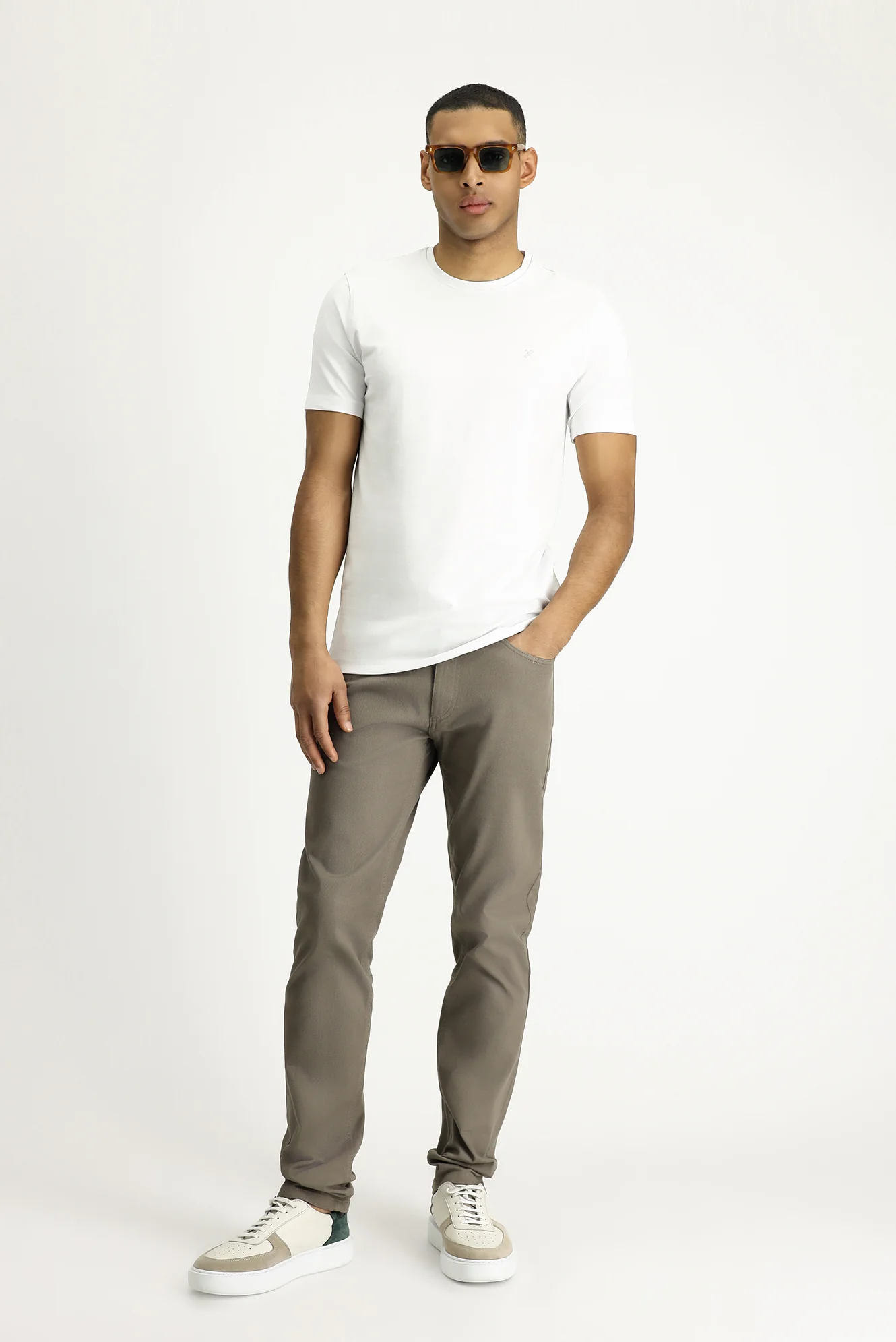 Beyaz Bisiklet Yaka Slim Fit Yumuşak Dokulu Pamuklu Likralı Esnek Tişört - Image 6