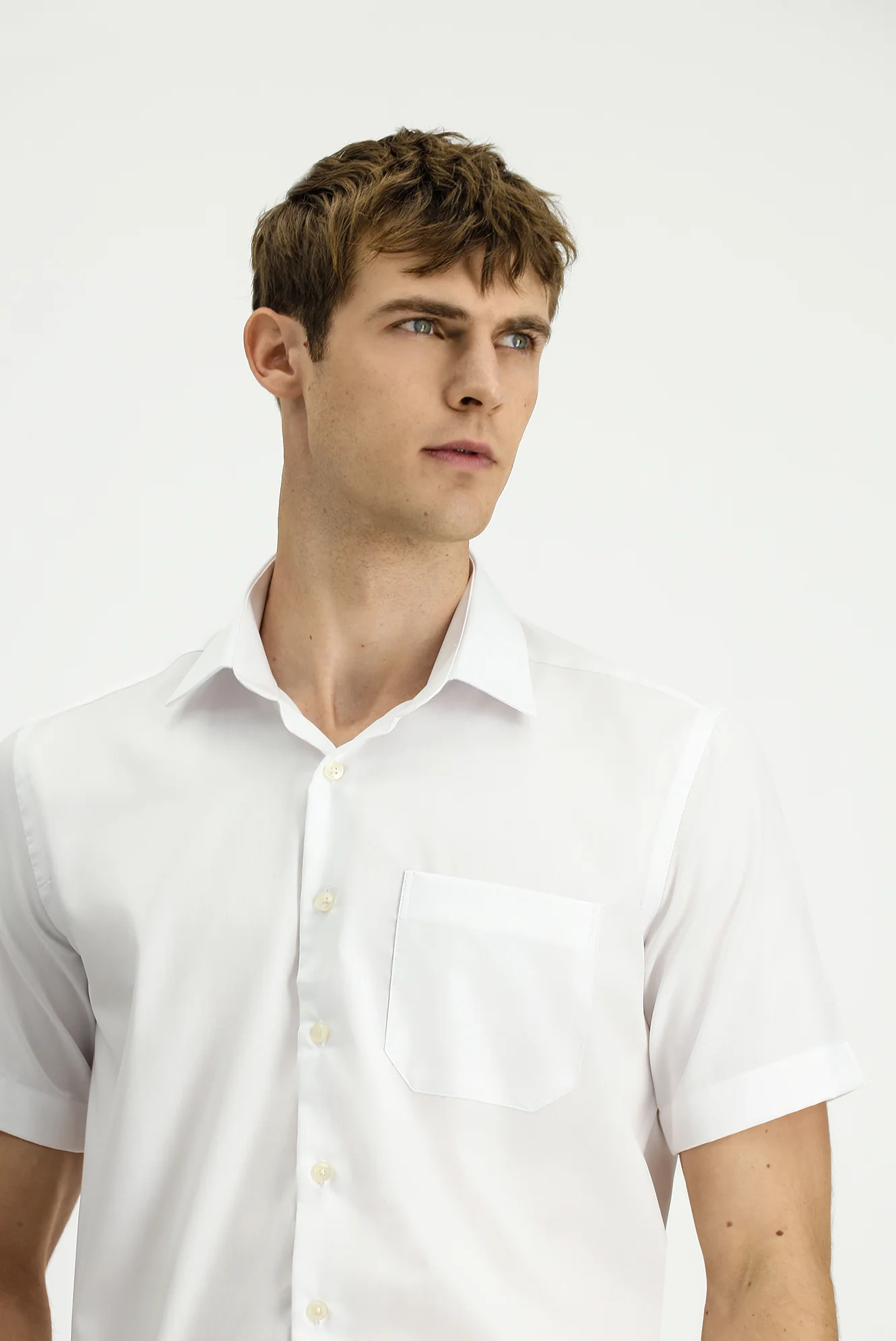 Beyaz Kısa Kol Regular Fit Pamuklu Non Iron Gömlek - Image 3