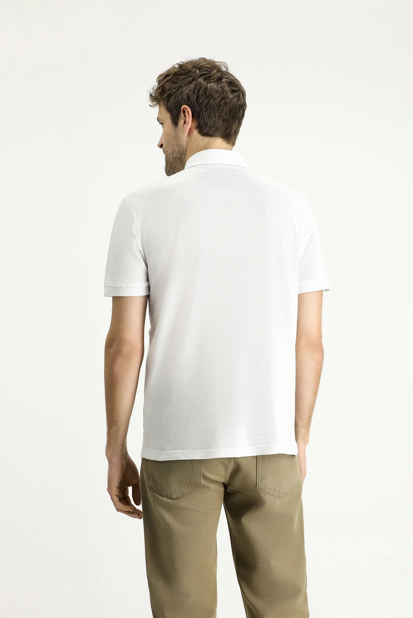Beyaz Polo Yaka Regular Fit Desenli Pamuk Tişört - Image 4