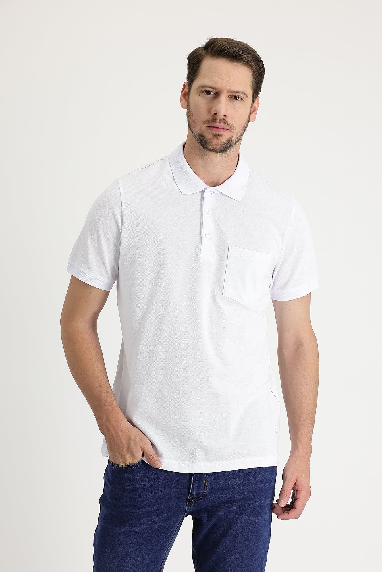 Beyaz Polo Yaka Regular Fit Nakışlı Pamuk Tişört - Image 2