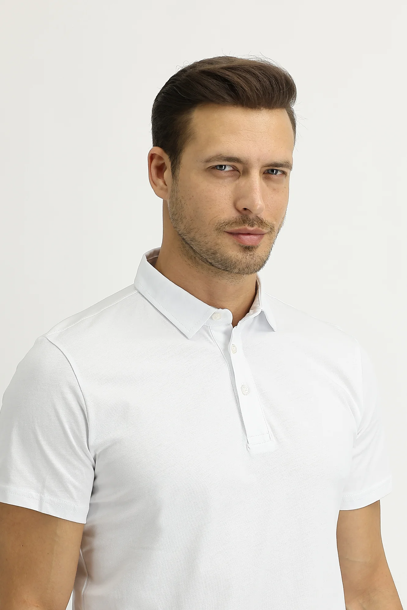 Beyaz Polo Yaka Regular Fit Pamuk Tişört