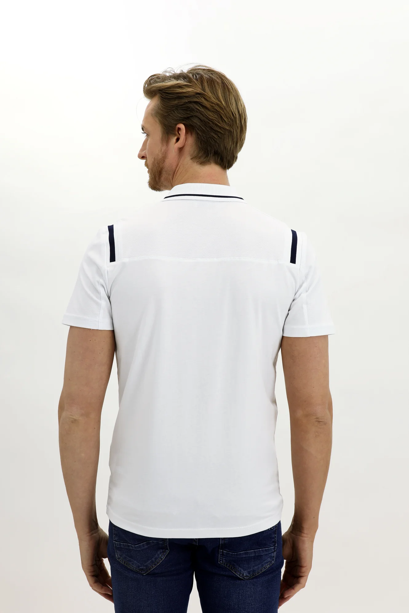 Beyaz Polo Yaka Slim Fit Dar Kesim Desenli Pamuk Tişört - Image 4