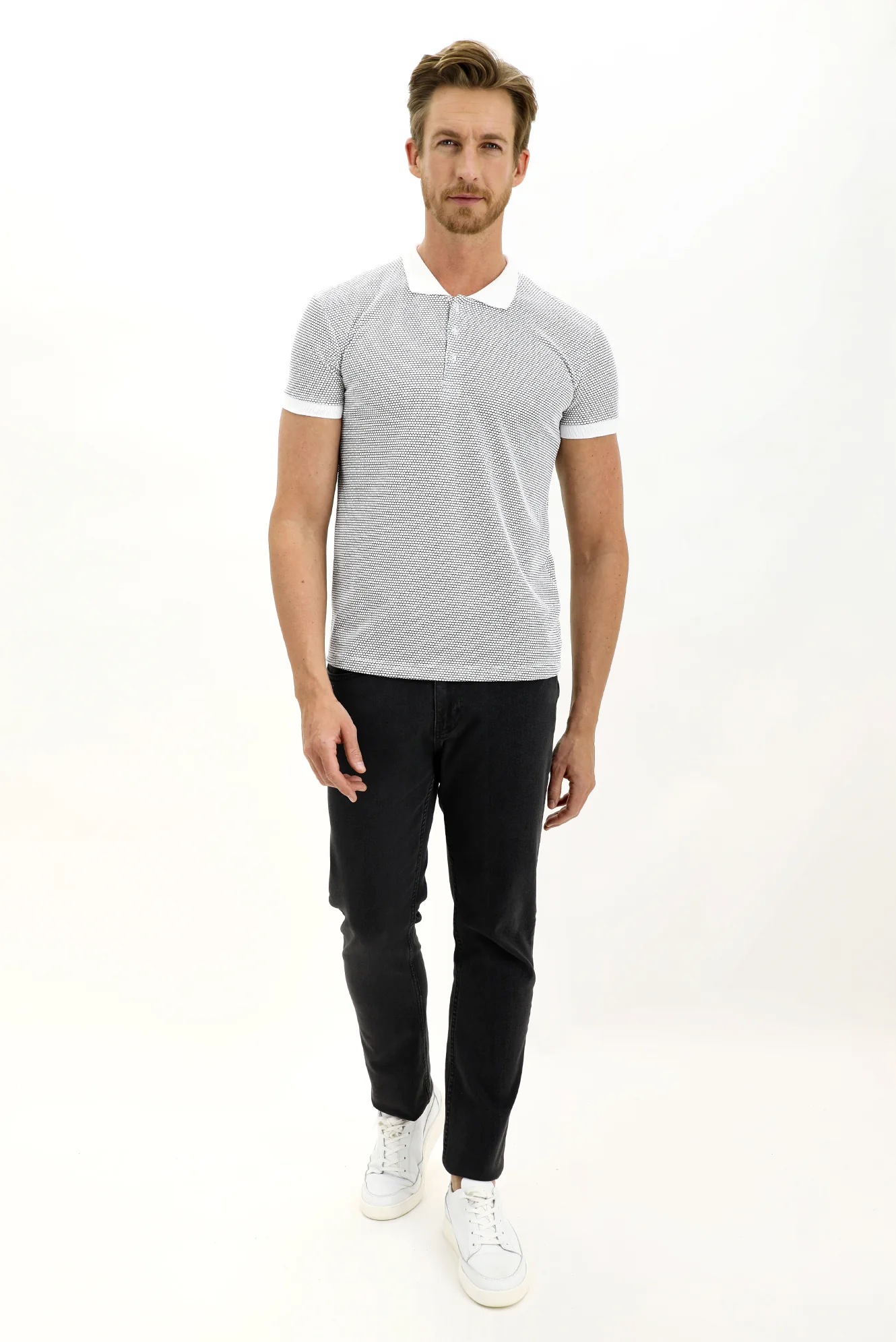 Beyaz Polo Yaka Slim Fit Dar Kesim Desenli Tişört - Image 2