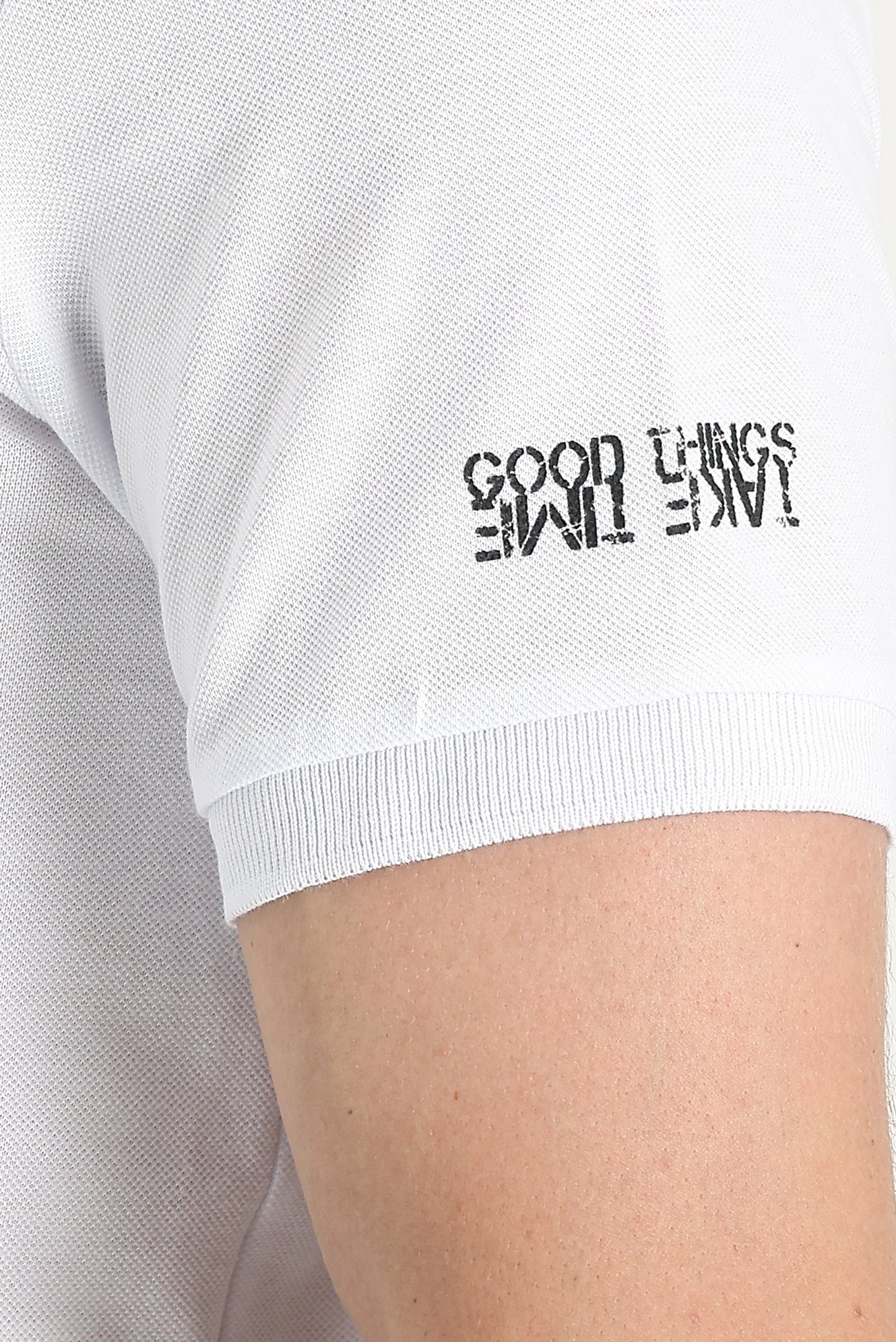 Beyaz Polo Yaka Slim Fit Dar Kesim Fermuarlı Baskılı Pamuk Tişört - Image 4