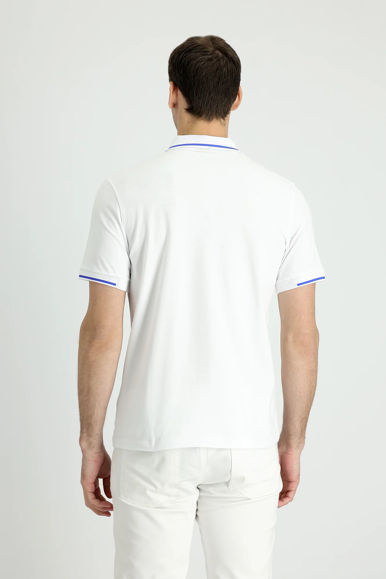 Beyaz Polo Yaka Slim Fit Dar Kesim Fermuarlı Baskılı Tişört - Image 3