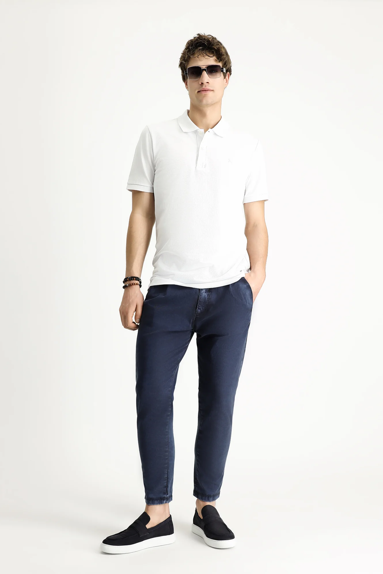 Beyaz Polo Yaka Slim Fit Dar Kesim Nakışlı Pamuk Tişört - Image 2