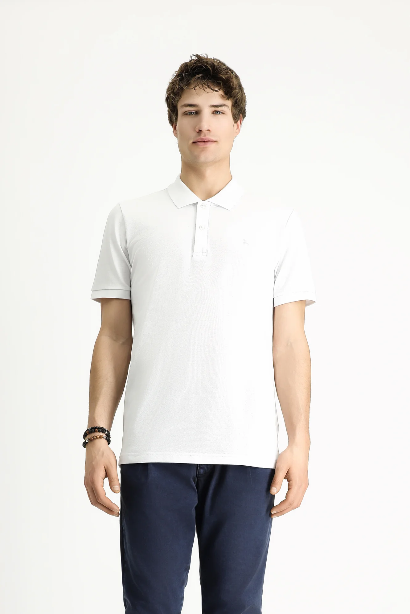 Beyaz Polo Yaka Slim Fit Dar Kesim Nakışlı Pamuk Tişört - Image 4