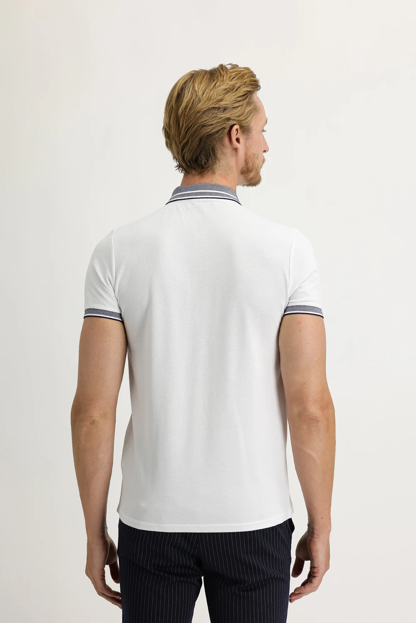 Beyaz Polo Yaka Slim Fit Dar Kesim Pamuk Tişört - Image 4