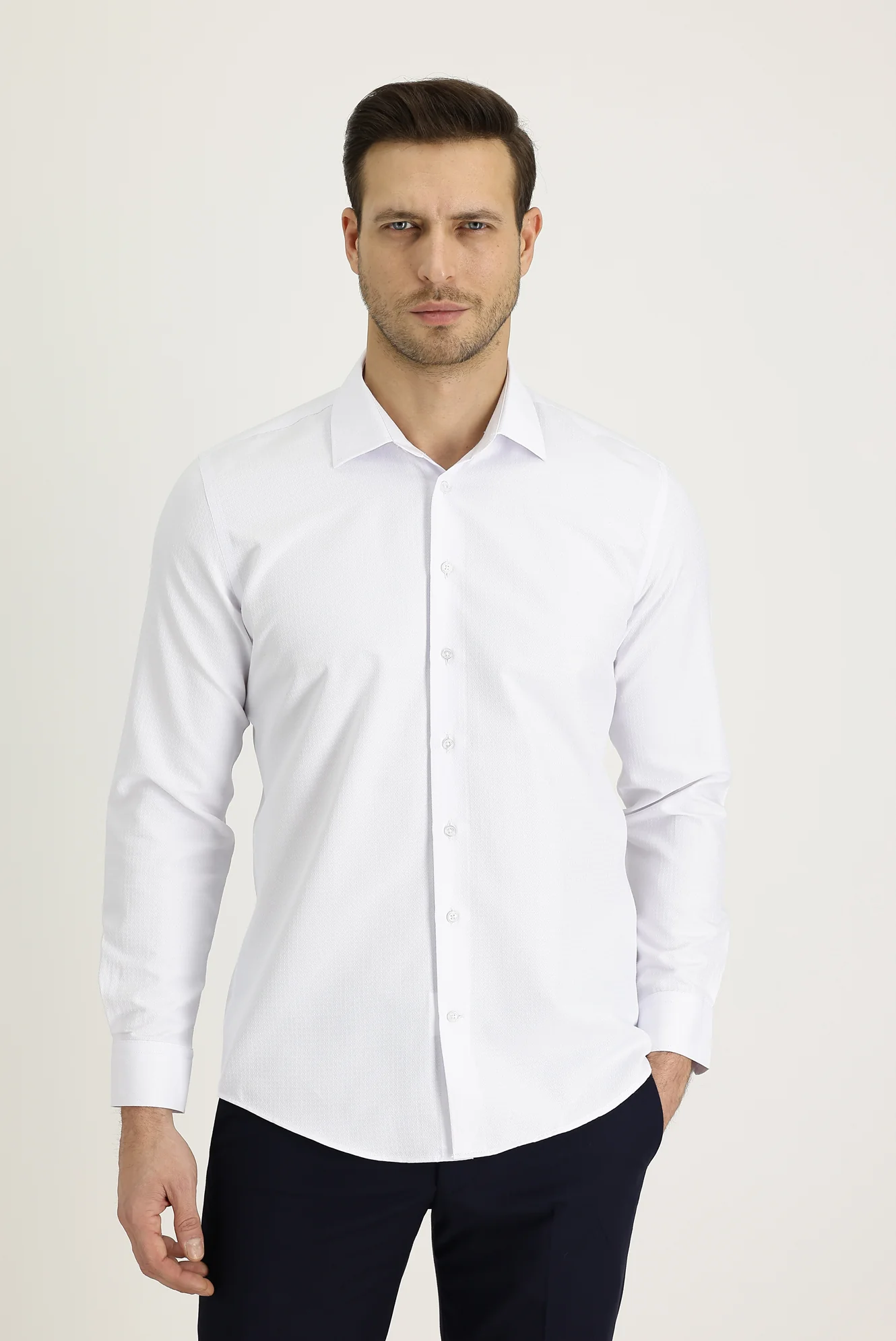 Beyaz Uzun Kol Slim Fit Dar Kesim Klasik Desenli Pamuklu Kolay Ütülenebilir Gömlek