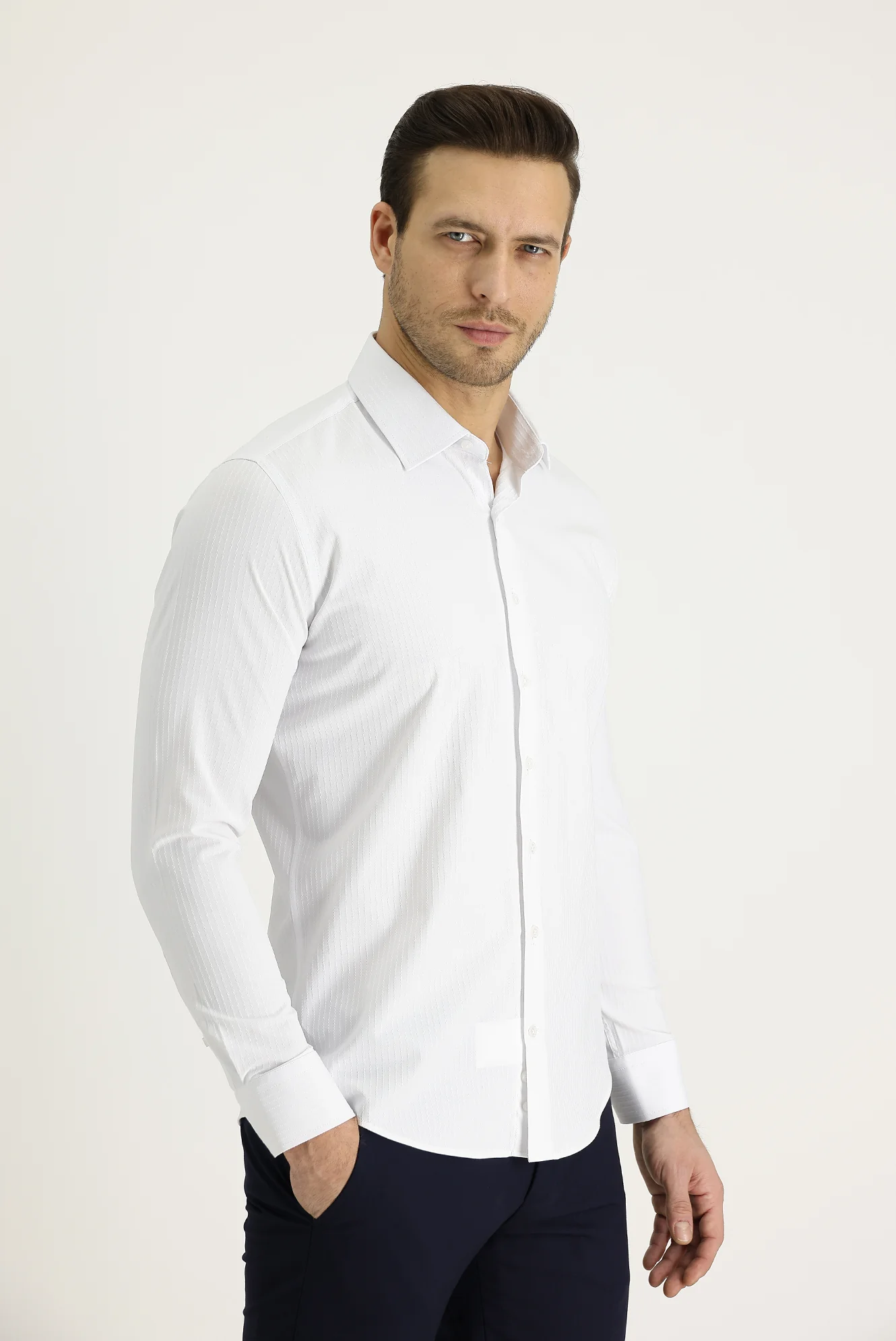 Beyaz Uzun Kol Slim Fit Dar Kesim Klasik Desenli Pamuklu Kolay Ütülenebilir Gömlek