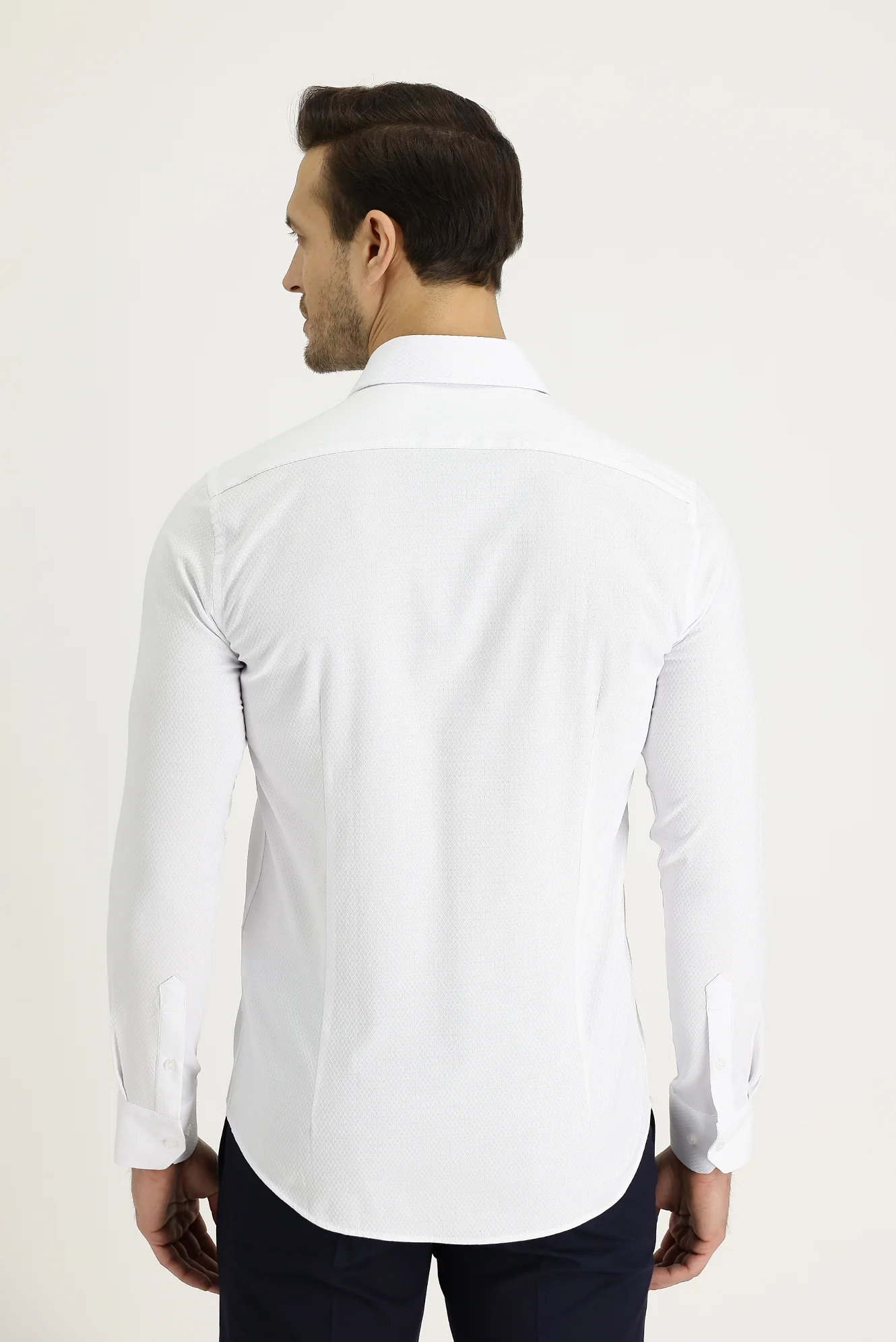Beyaz Uzun Kol Slim Fit Dar Kesim Klasik Desenli Pamuklu Kolay Ütülenebilir Gömlek - Image 4
