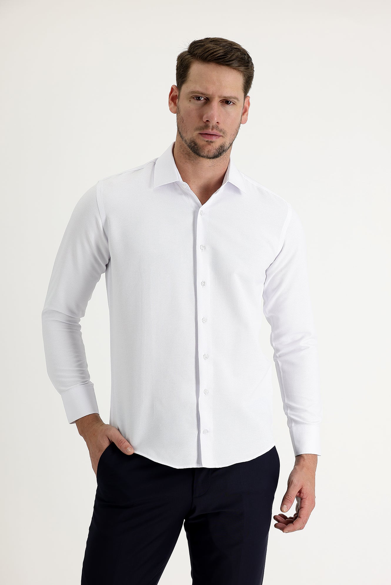 Beyaz Uzun Kol Slim Fit Dar Kesim Klasik Desenli Pamuklu Kolay Ütülenebilir Gömlek