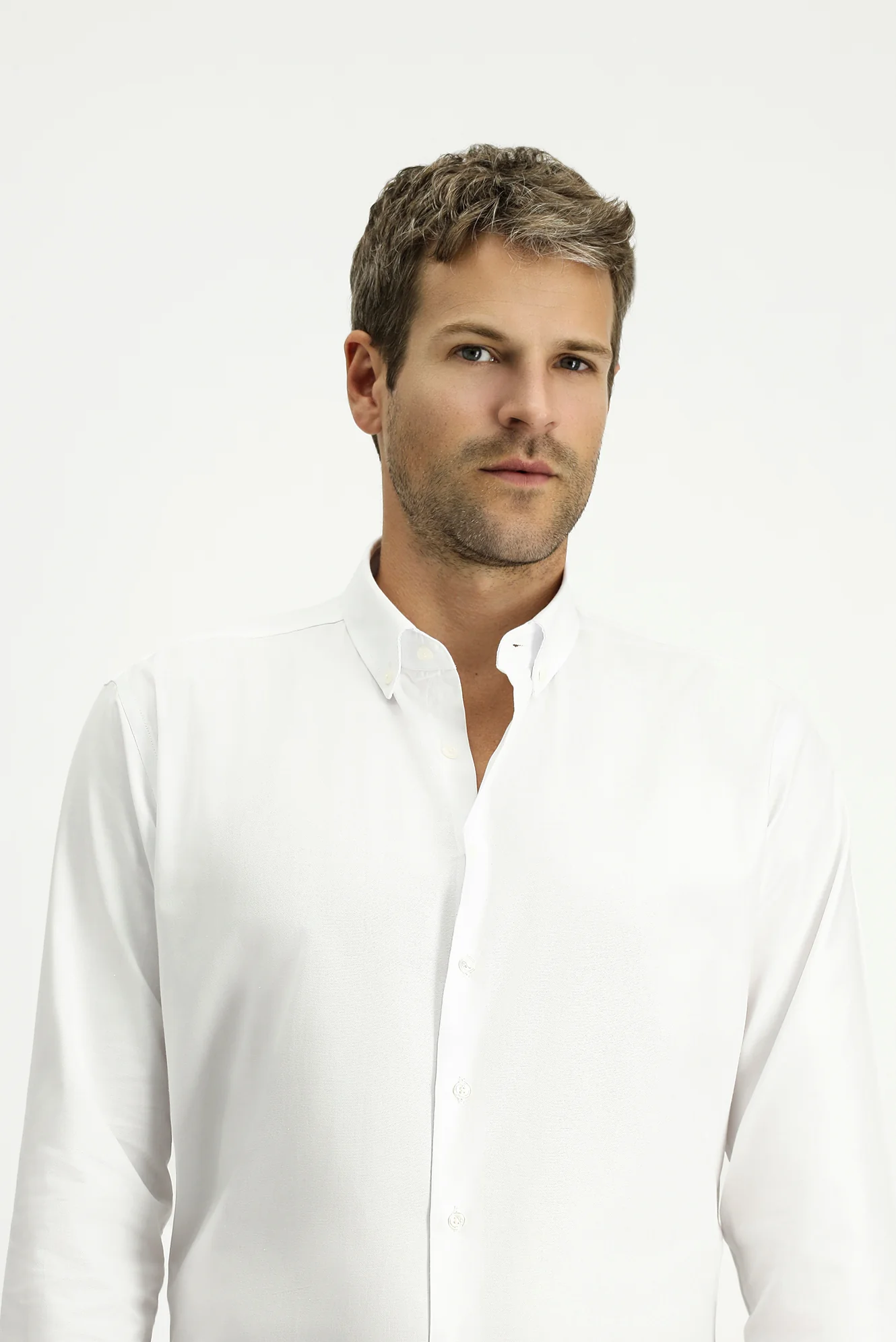 Beyaz Uzun Kol Slim Fit Dar Kesim Pamuk 4 Mevsim Oxford Gömlek