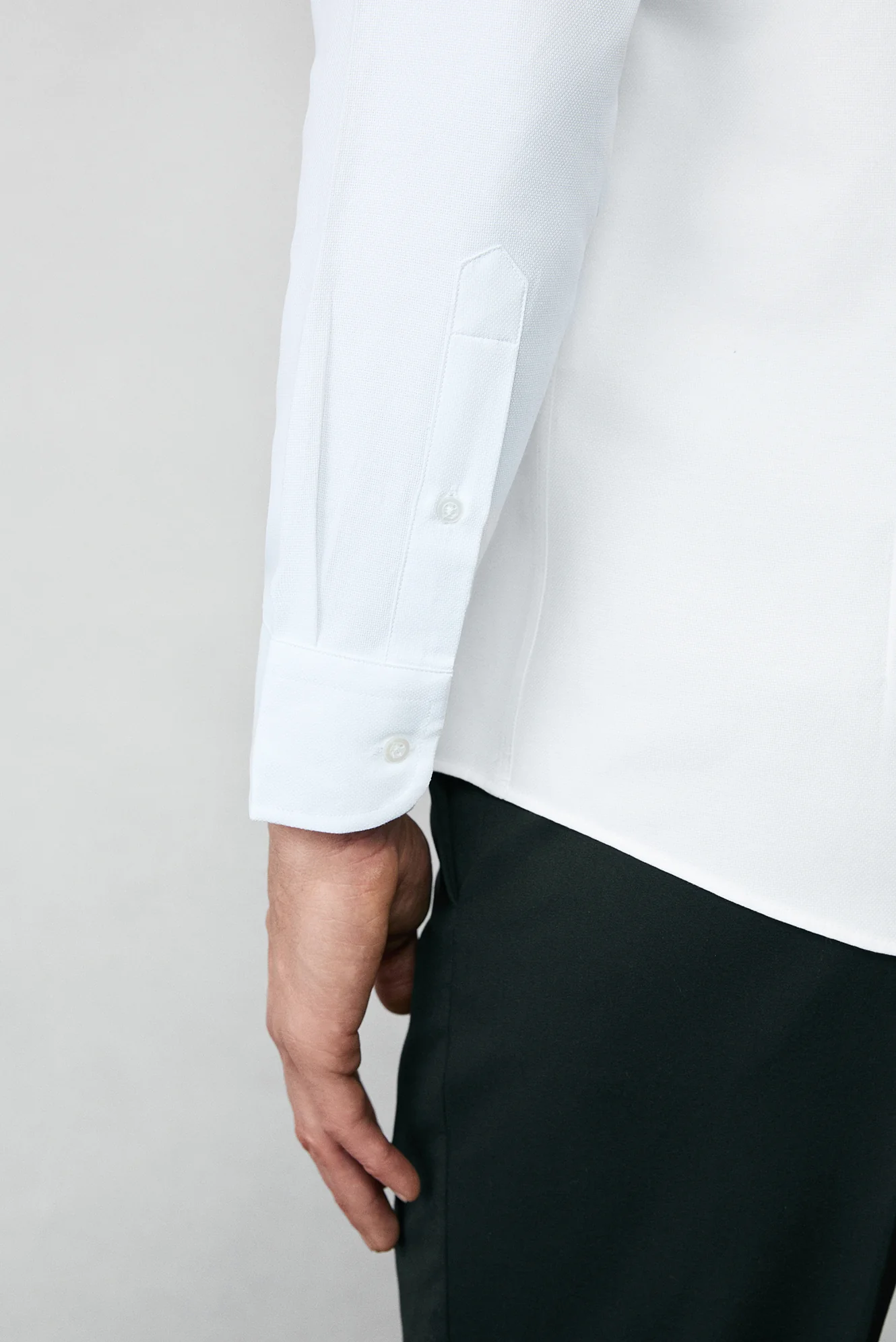 Beyaz Uzun Kol Slim Fit Düğmeli Yaka Pamuklu Kolay Ütülenebilir 4 Mevsim Oxford Gömlek - Image 3