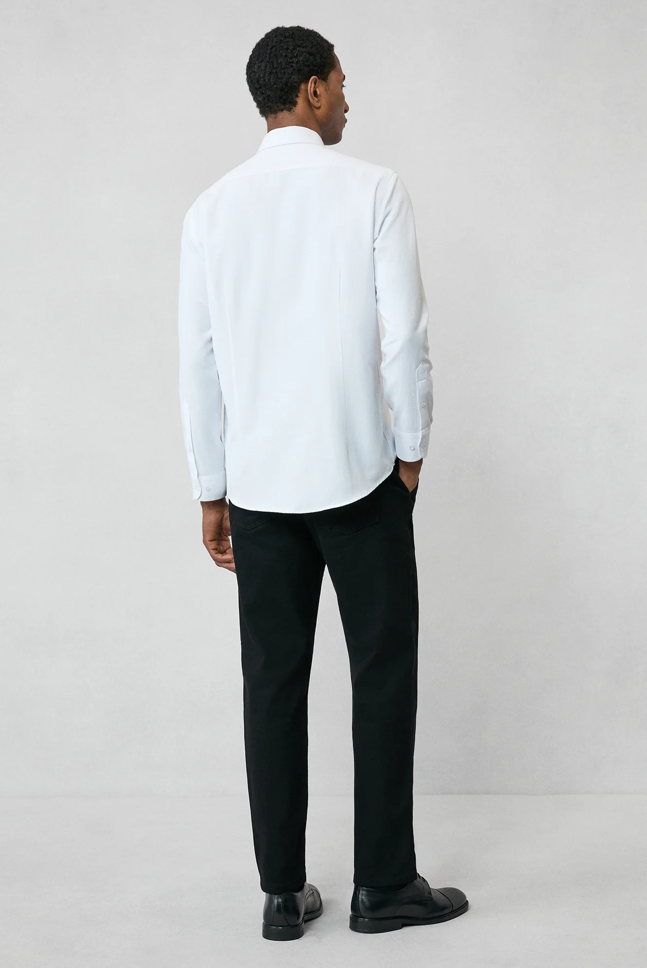 Beyaz Uzun Kol Slim Fit Klasik Yaka Pamuklu Kolay Ütülenebilir Oxford 4 Mevsim Gömlek - Image 9
