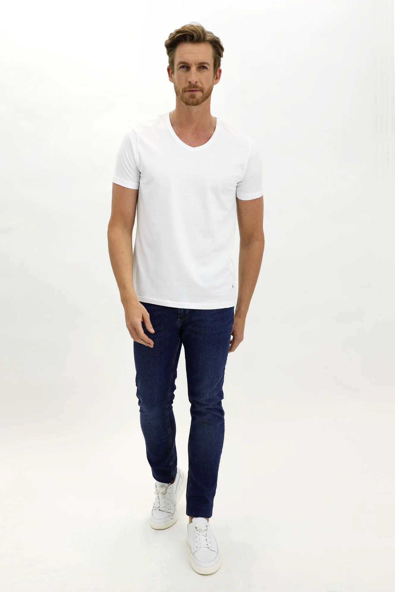 Beyaz V Yaka Slim Fit Dar Kesim Pamuk Tişört - Image 2