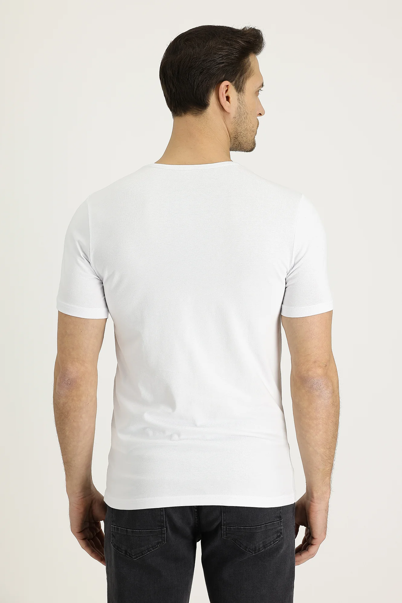 Beyaz V Yaka Slim Fit Dar Kesim Pamuklu Tişört - Image 3
