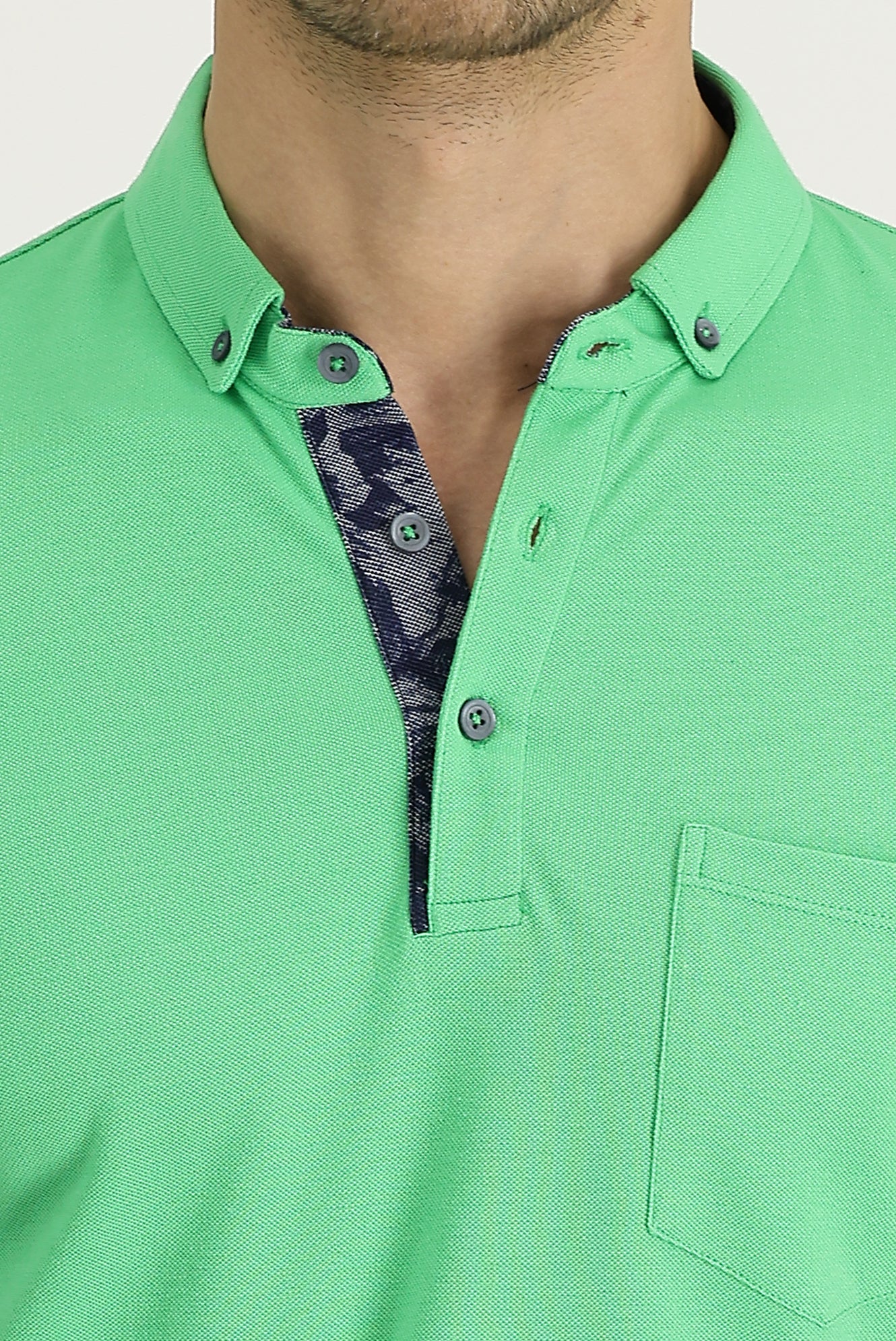 Çağla Yeşili Polo Yaka Slim Fit Dar Kesim Desenli Pamuk Tişört - Image 4