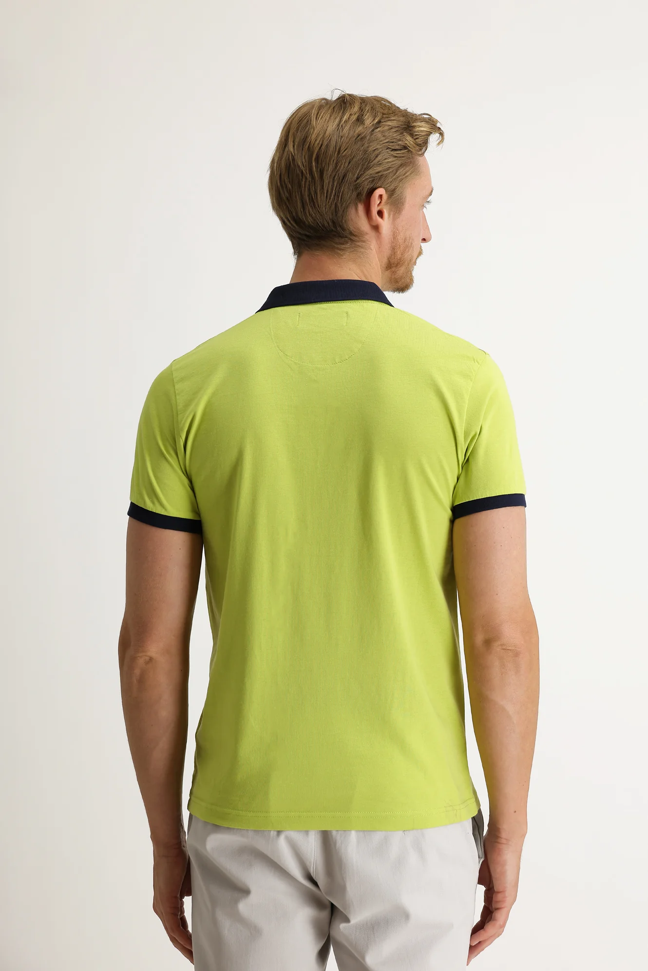 Çağla Yeşili Polo Yaka Slim Fit Dar Kesim Desenli Tişört - Image 4