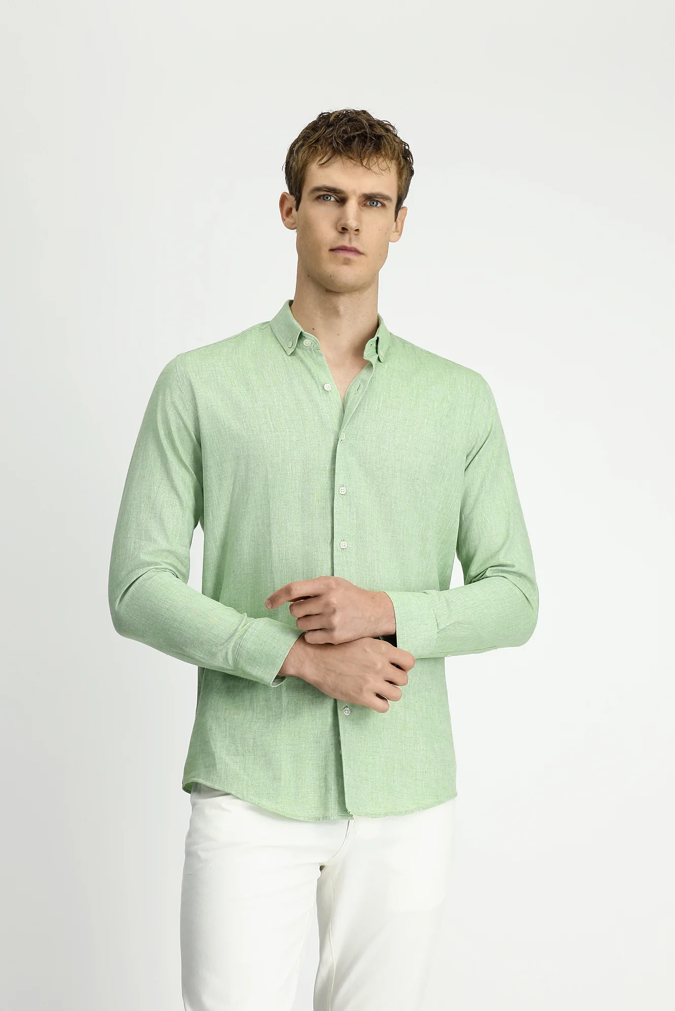 Çimen Yeşili Uzun Kol Slim Fit Dar Kesim Pamuklu Keten Düğmeli Yaka Gömlek - Image 3