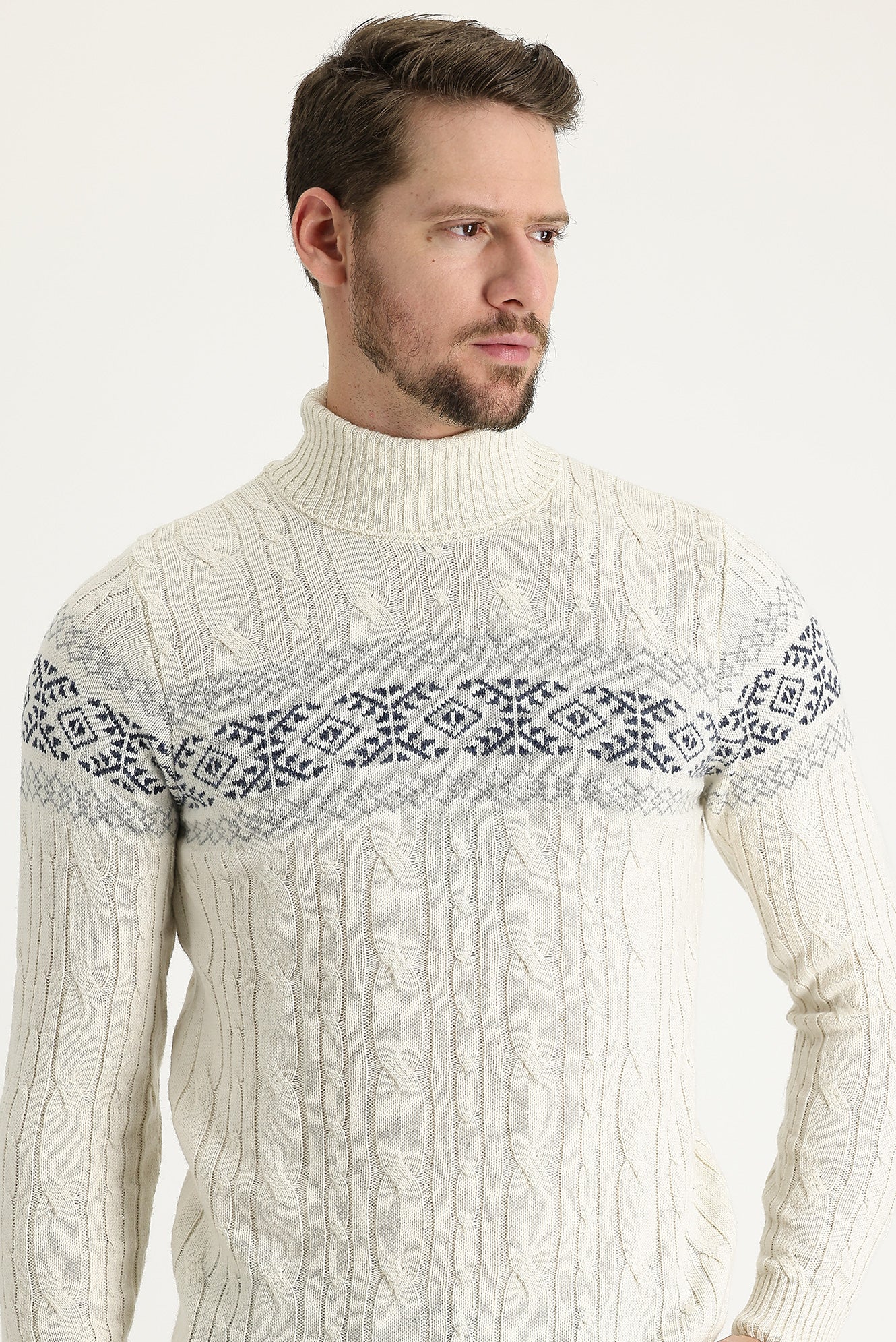 Ekru Balıkçı Yaka Slim Fit Dar Kesim Yünlü Desenli Triko Kazak - Image 2
