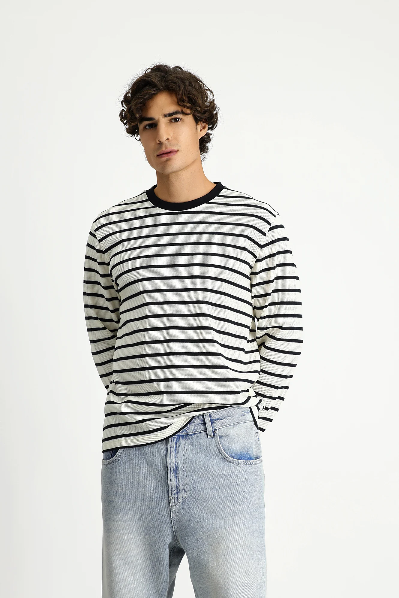 Ekru Bisiklet Yaka Regular Fit Çizgili Sweatshirt - Image 4