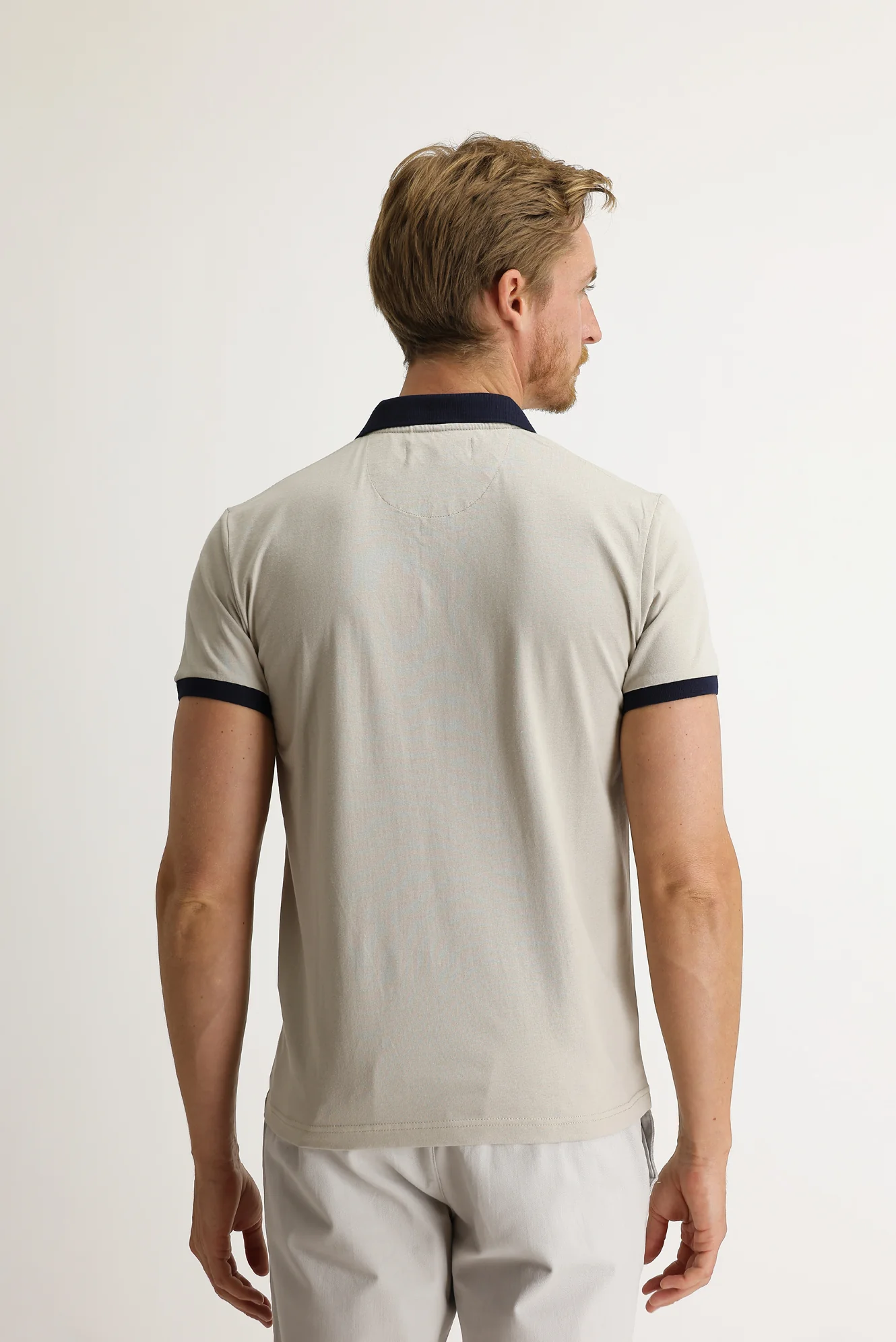 Ekru Polo Yaka Slim Fit Dar Kesim Desenli Tişört - Image 4