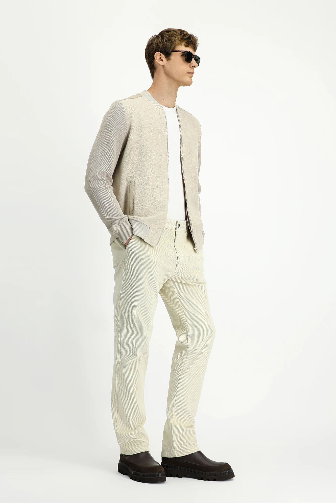 Ekru Relaxed Fit Rahat Kesim Likralı Kadife Pantolon - Image 2
